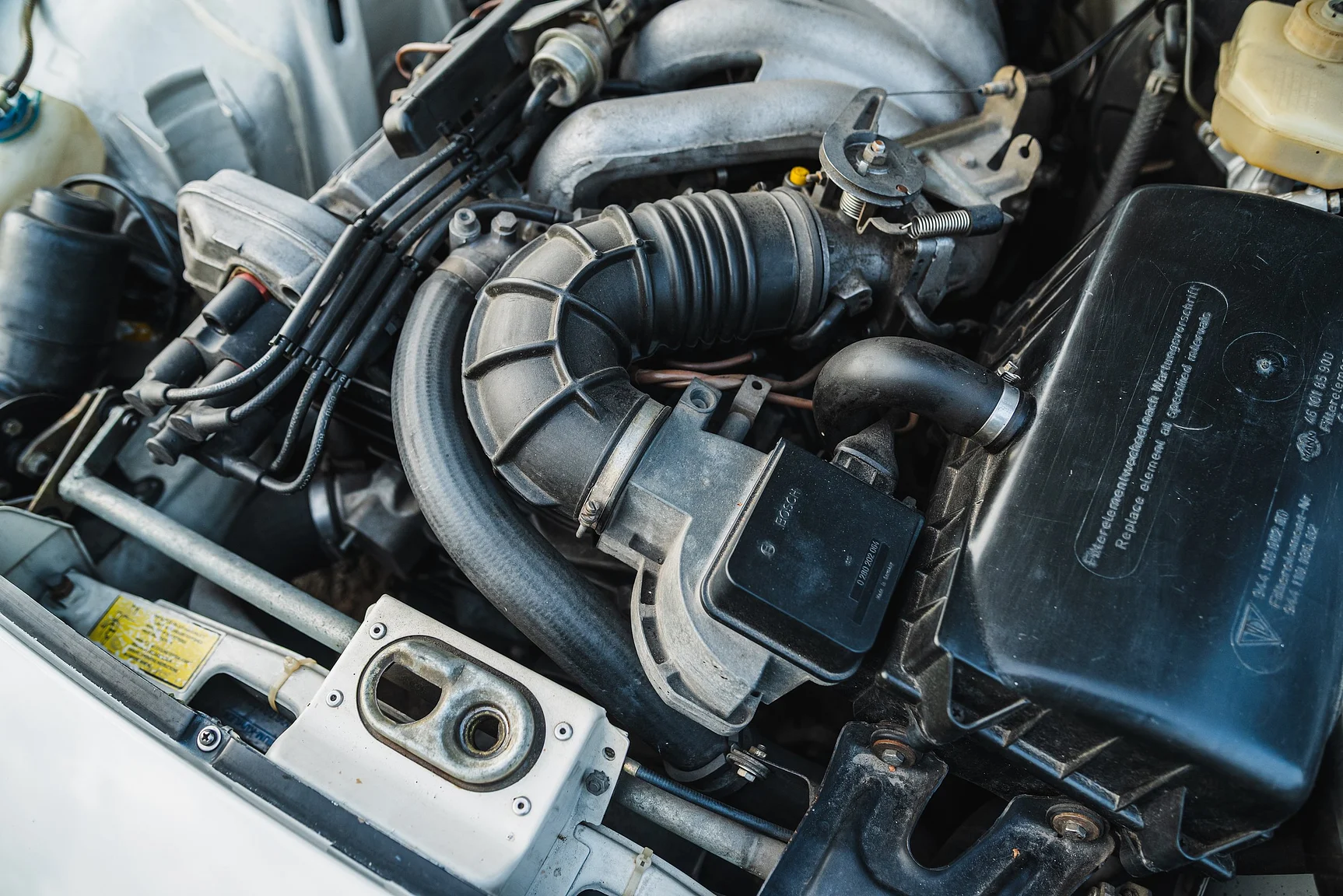 Image of 1986 Porsche 944R (19) mechanics
