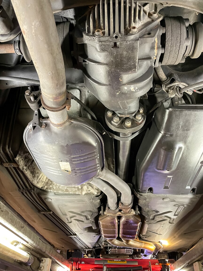 Image of 1993 Mercedes-Benz 400 E mechanics