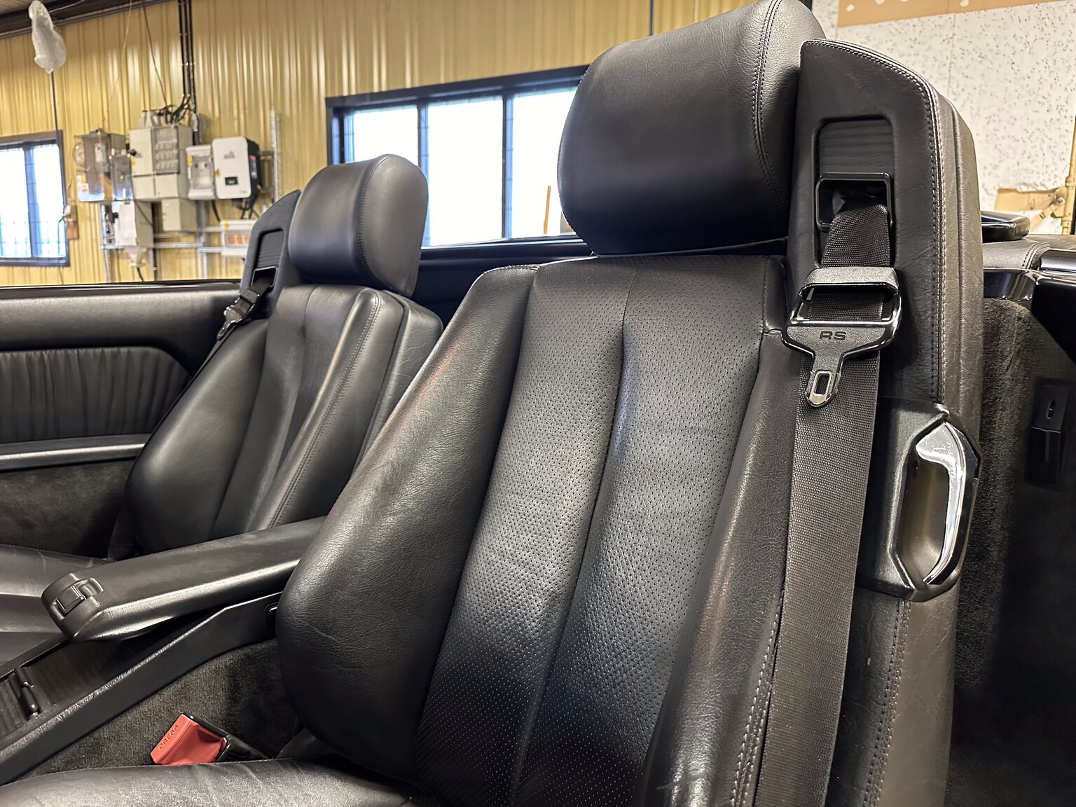 Interiörbild 1993 Mercedes-Benz SL 320