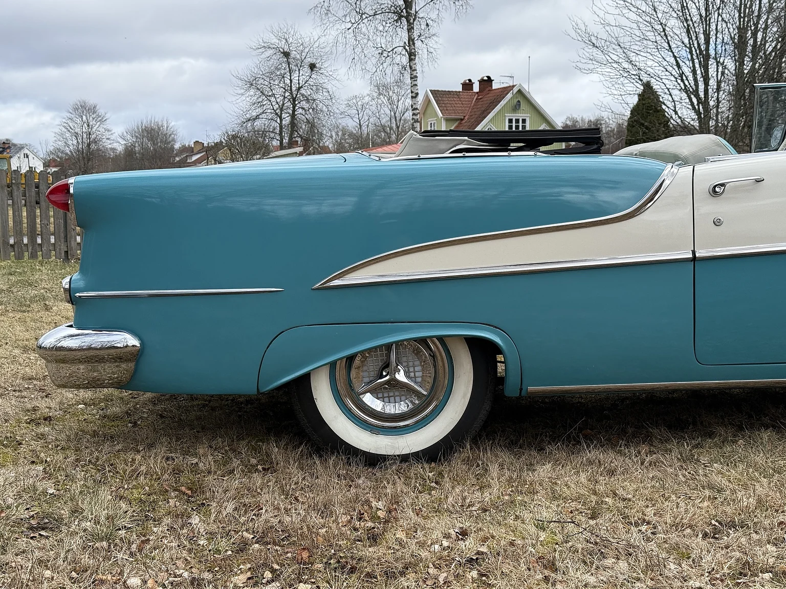 Exteriörbild på 1955 Oldsmobile Super 88 (24)