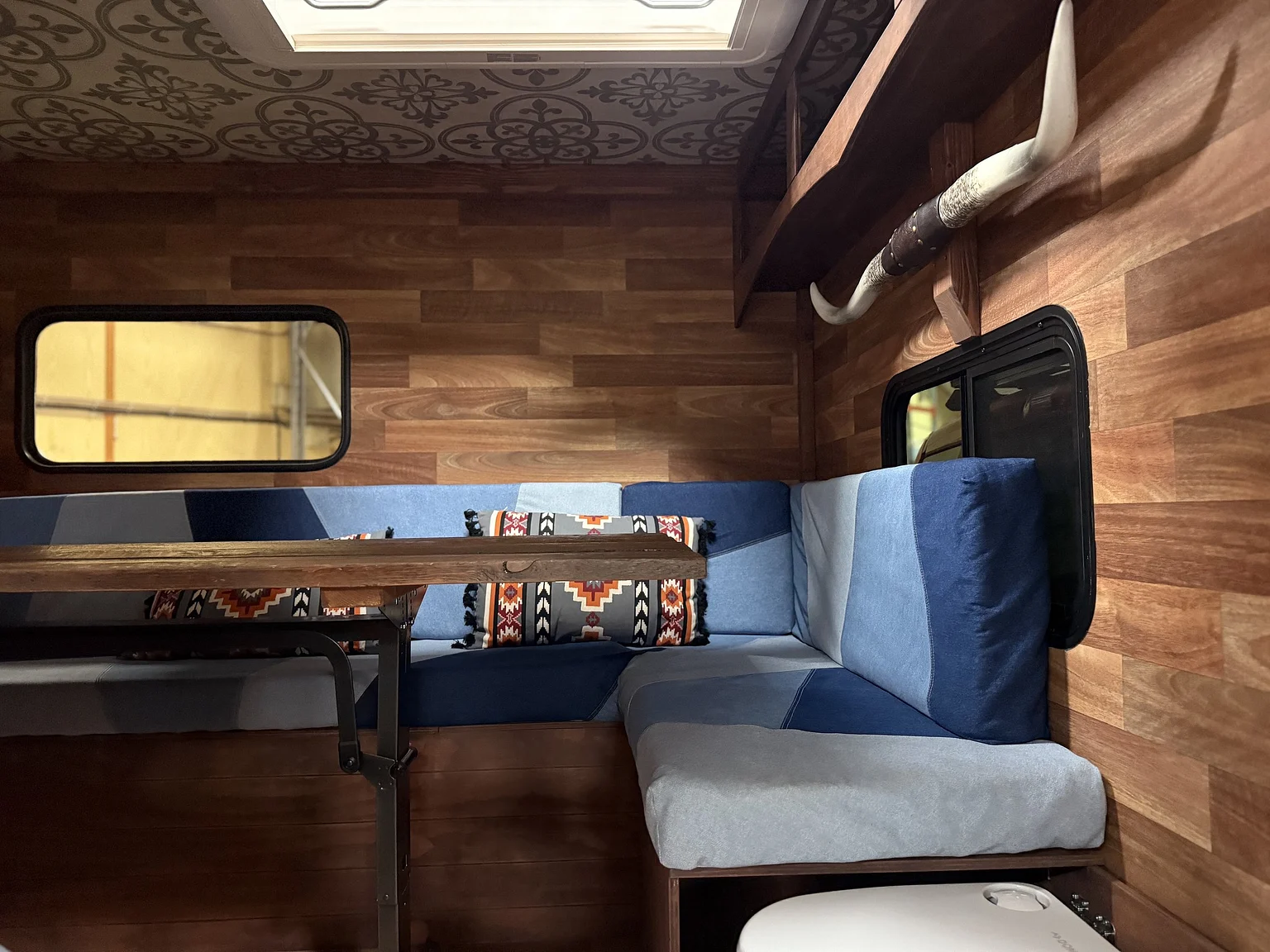 Interiörbild 2020 Dodge Ram 2500 Overland (49)