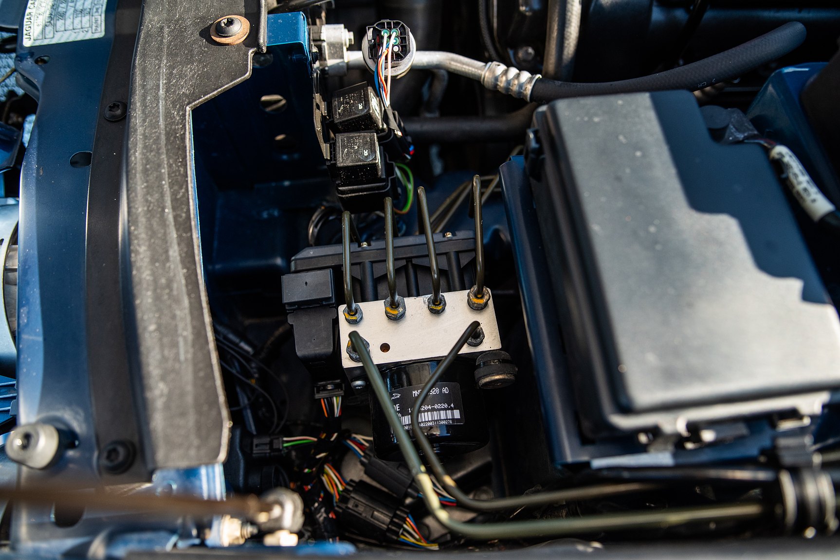 Image of 2001 Jaguar XJR mechanics