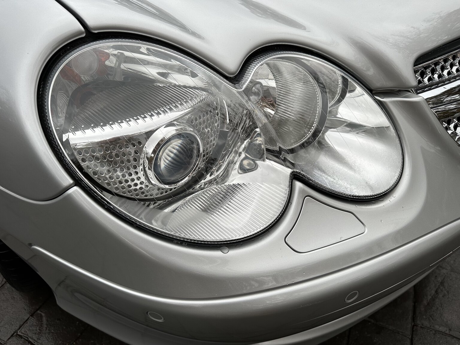 Exteriörbild på 2005 Mercedes-Benz SL 350
