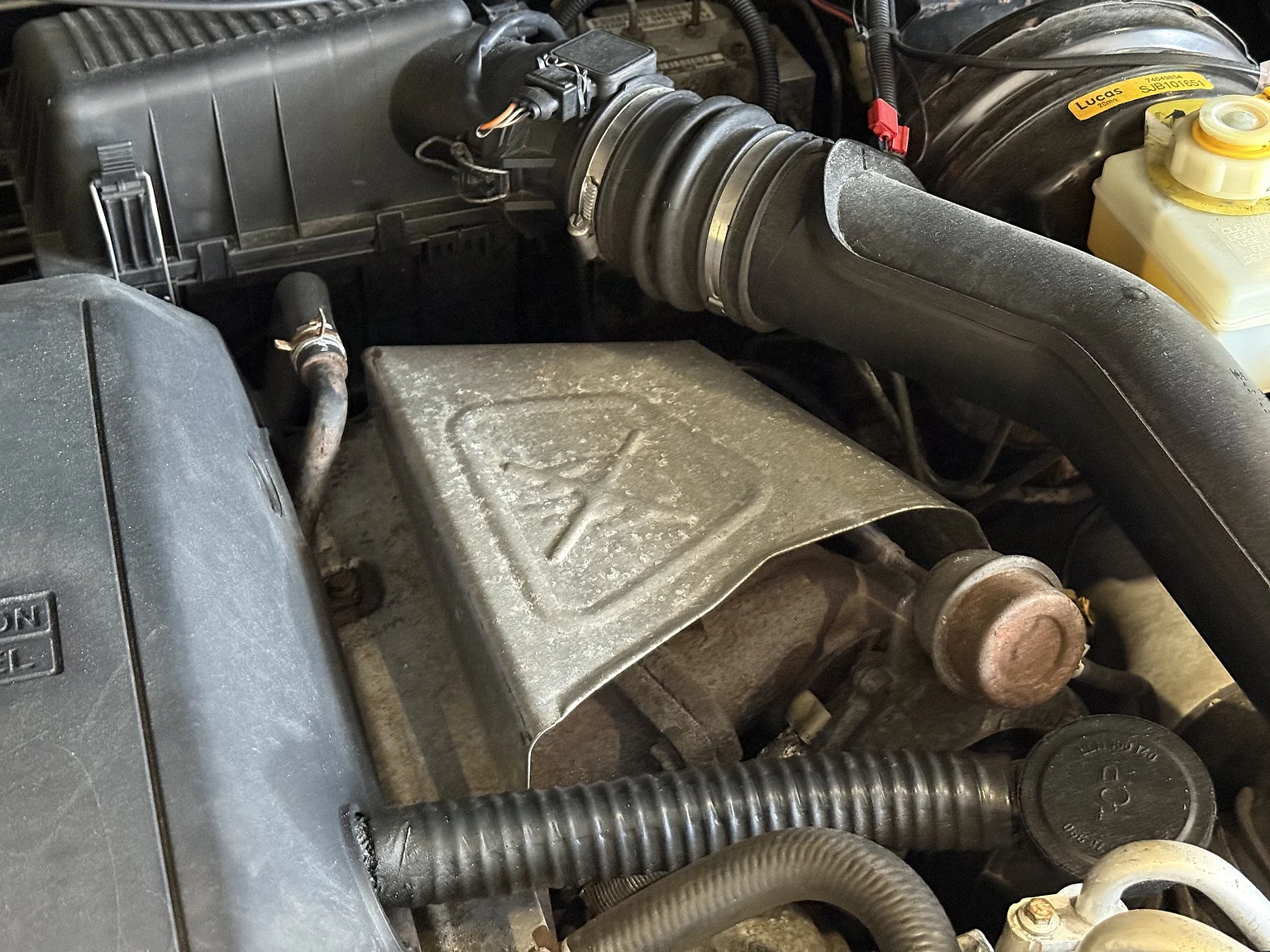 Image of 2000 Land Rover Defender 110 Tomb Raider mechanics (7)