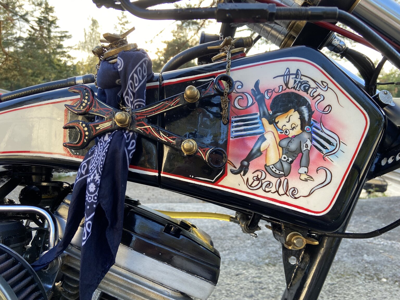 Aussenfoto 2023 Harley-Davidson Soultrain Belle (60)