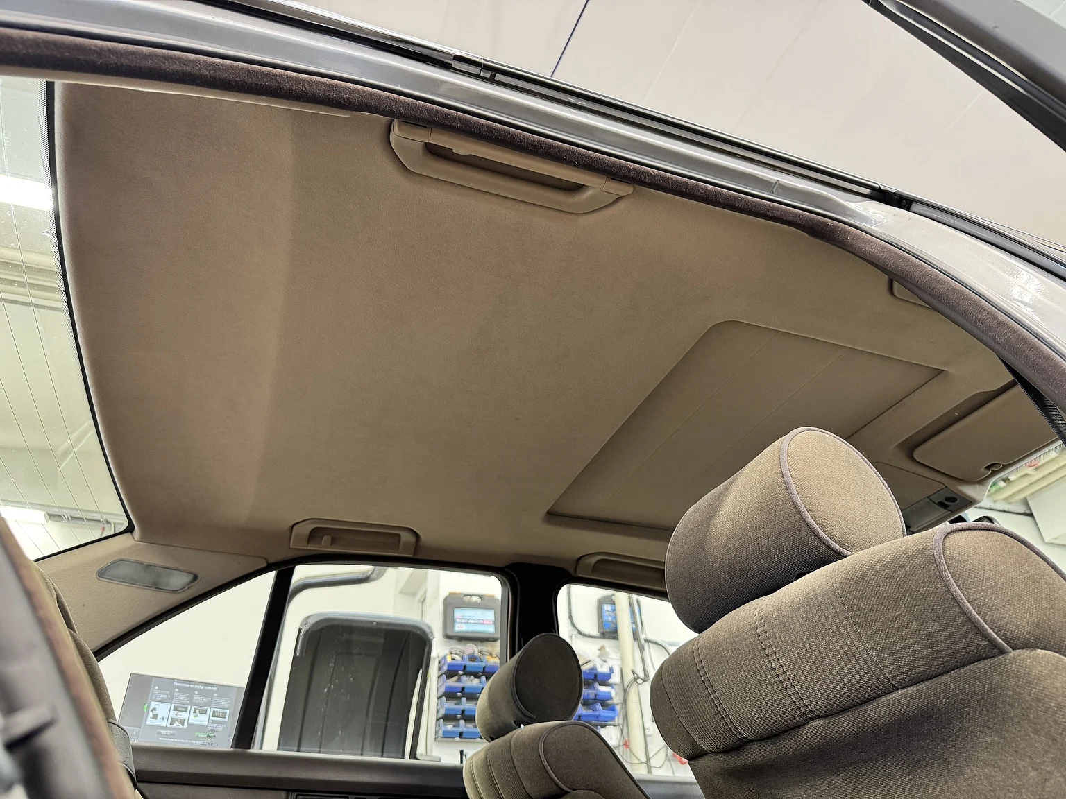 Interior image of 1988 BMW 535i - NO RESERVE (61)