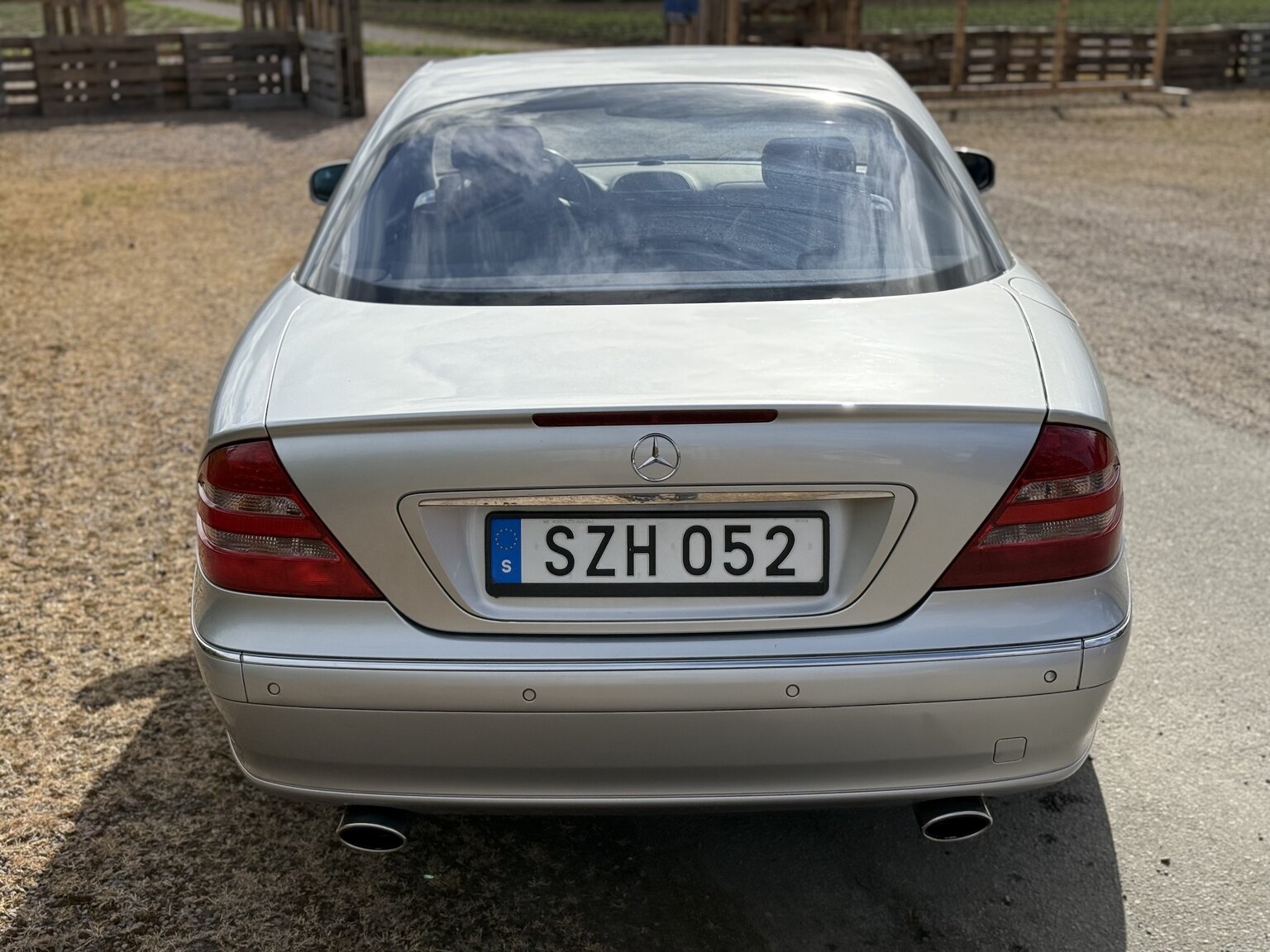Exterior image of 2000 Mercedes-Benz CL 500