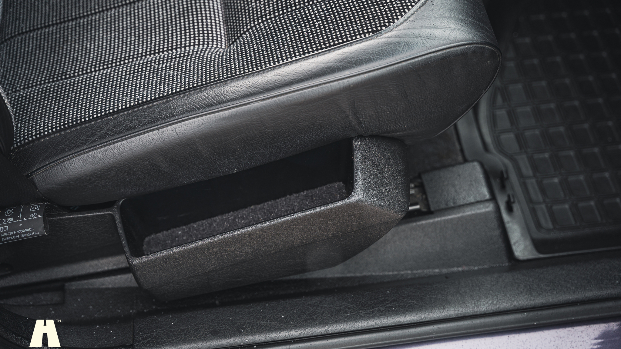 Interior image of 1995 Volvo 940 SE