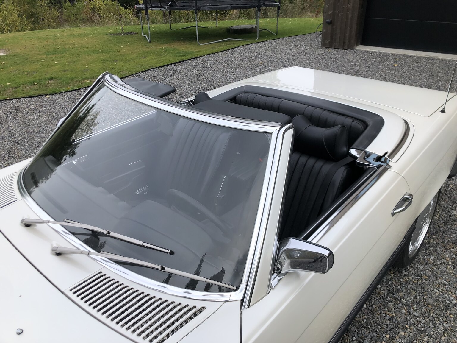Exteriörbild på 1972 Mercedes-Benz 350 SL