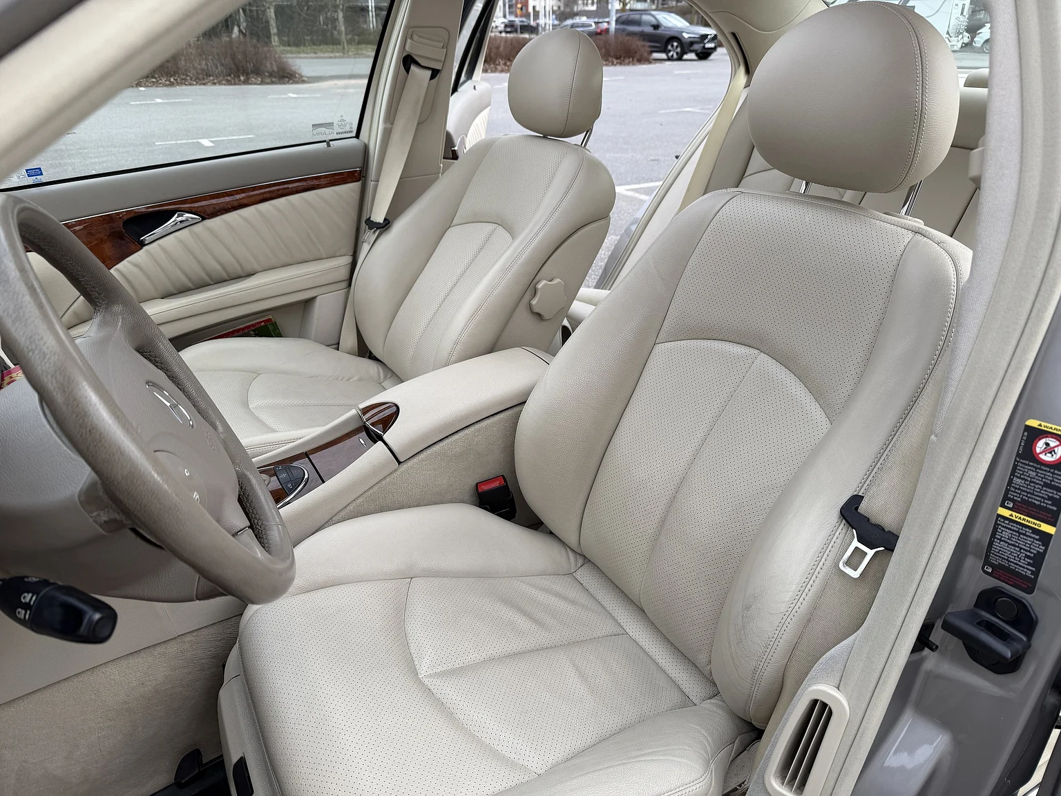 Interiörbild 2004 Mercedes-Benz E 500 7G-Tronic (27)