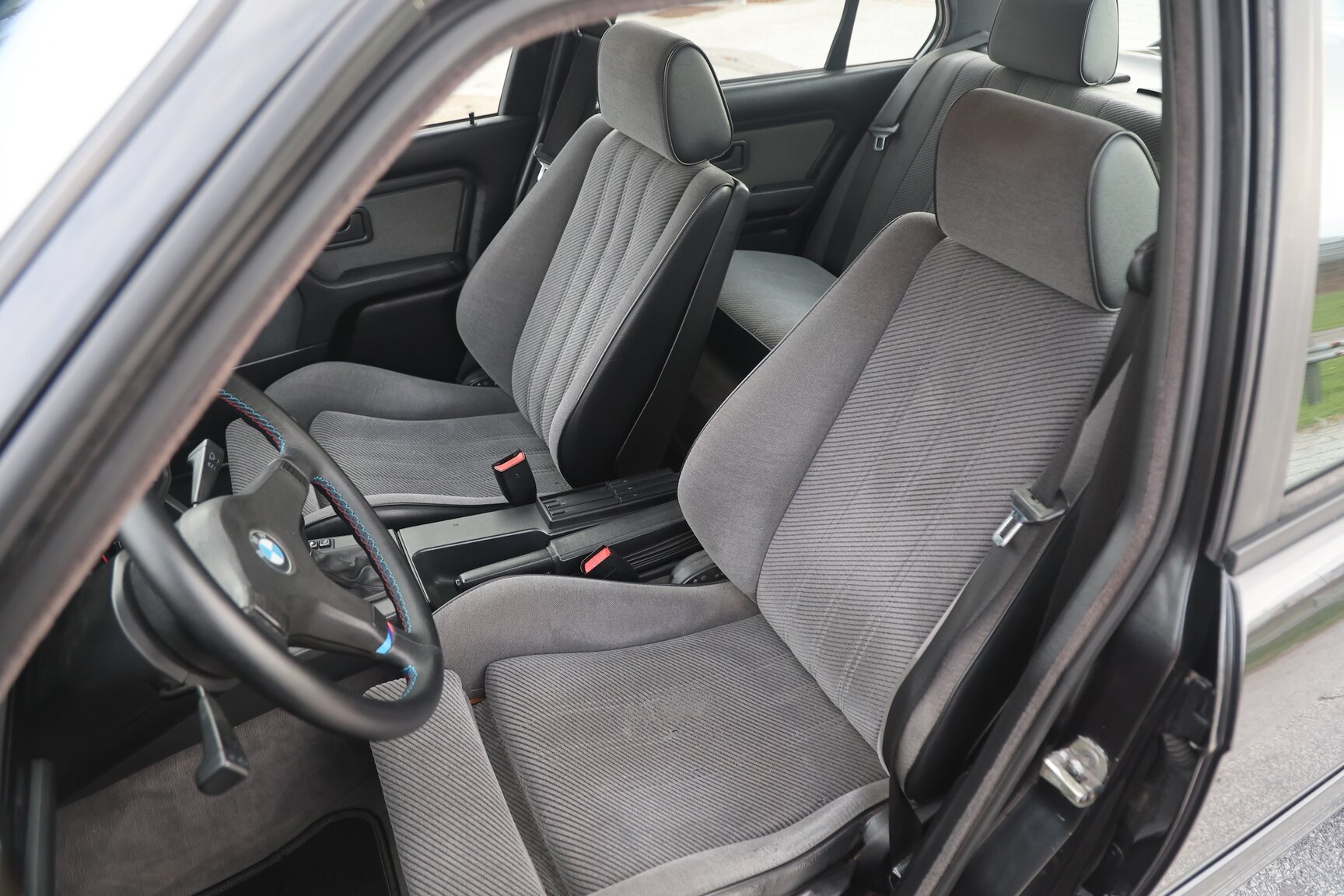 Interiörbild 1989 BMW 325i