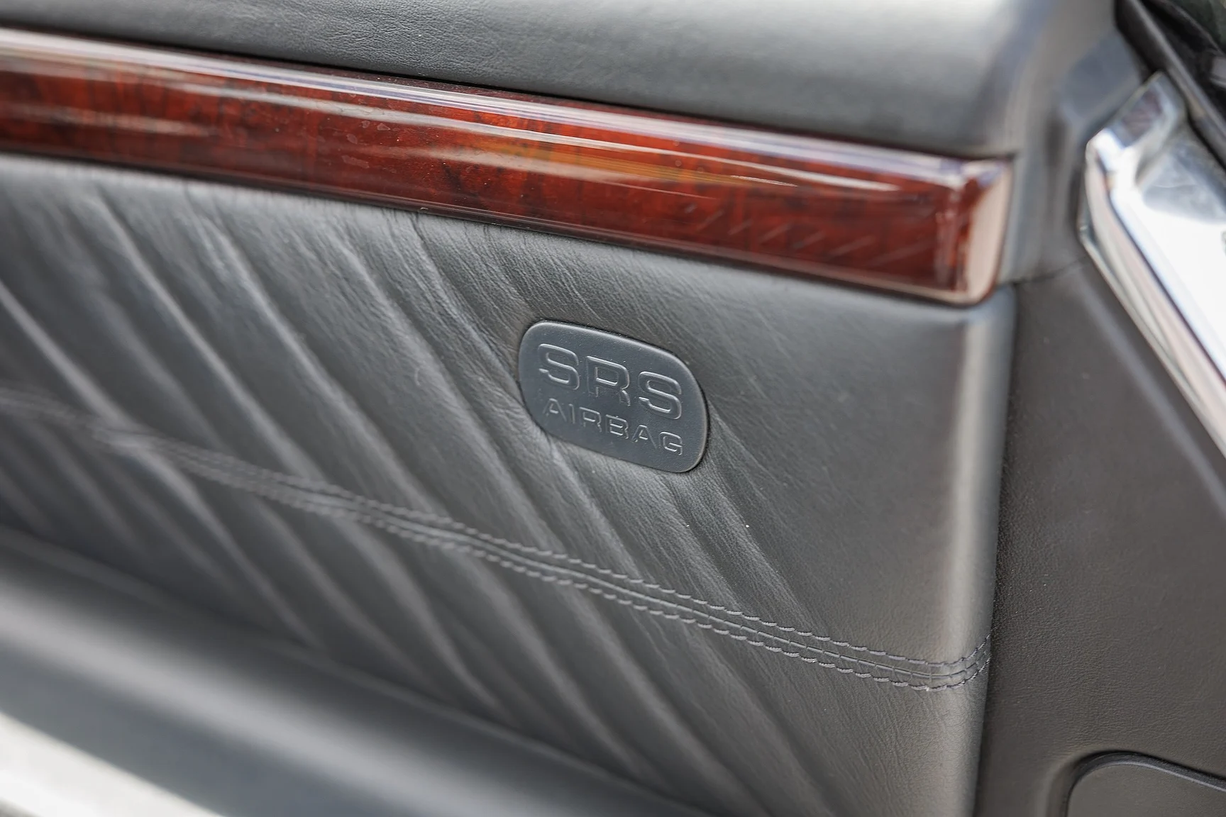 Innenraumfoto von 2000 Mercedes-Benz CL 600 (70)