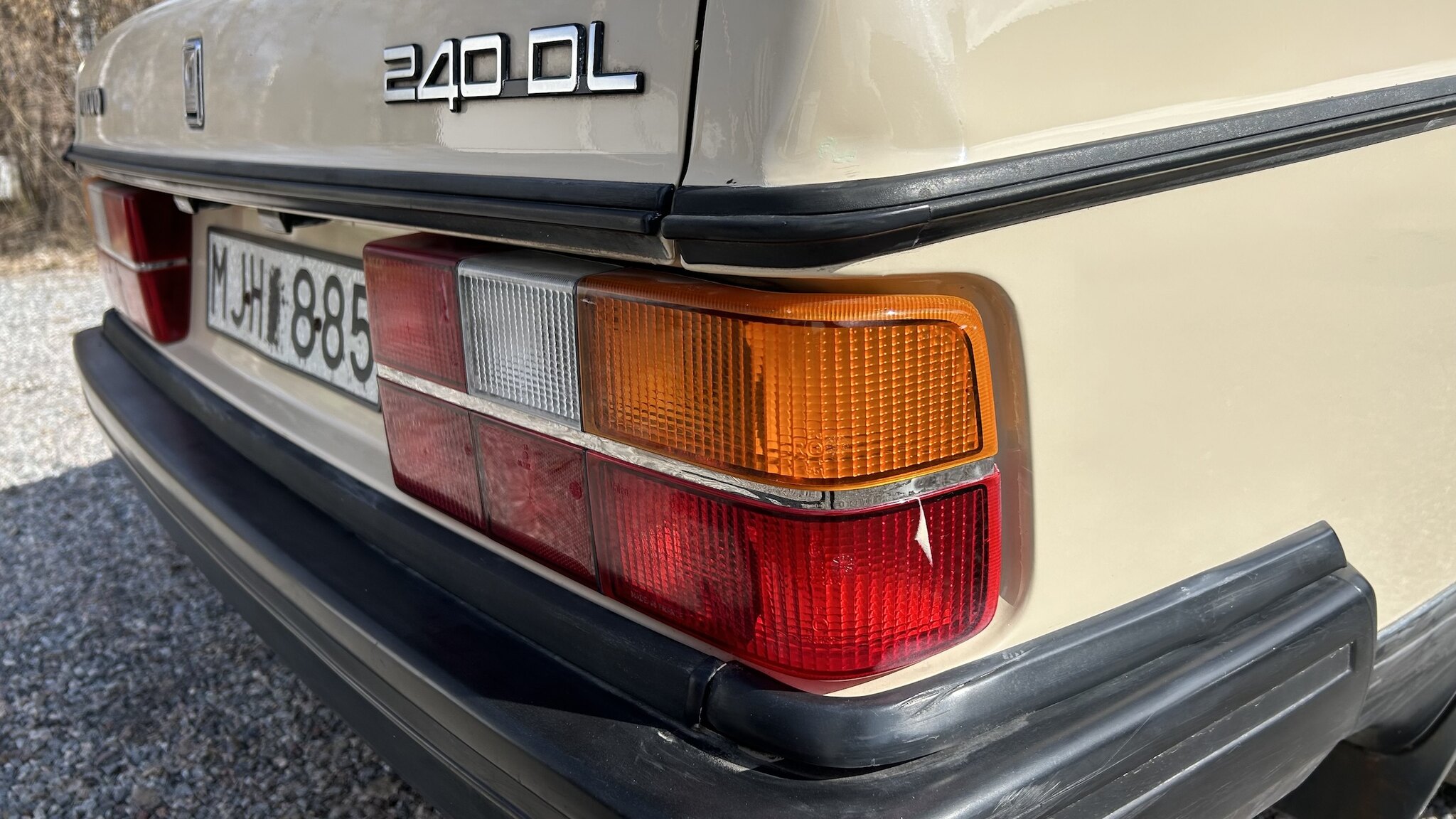 Exterior image of 1987 Volvo 244