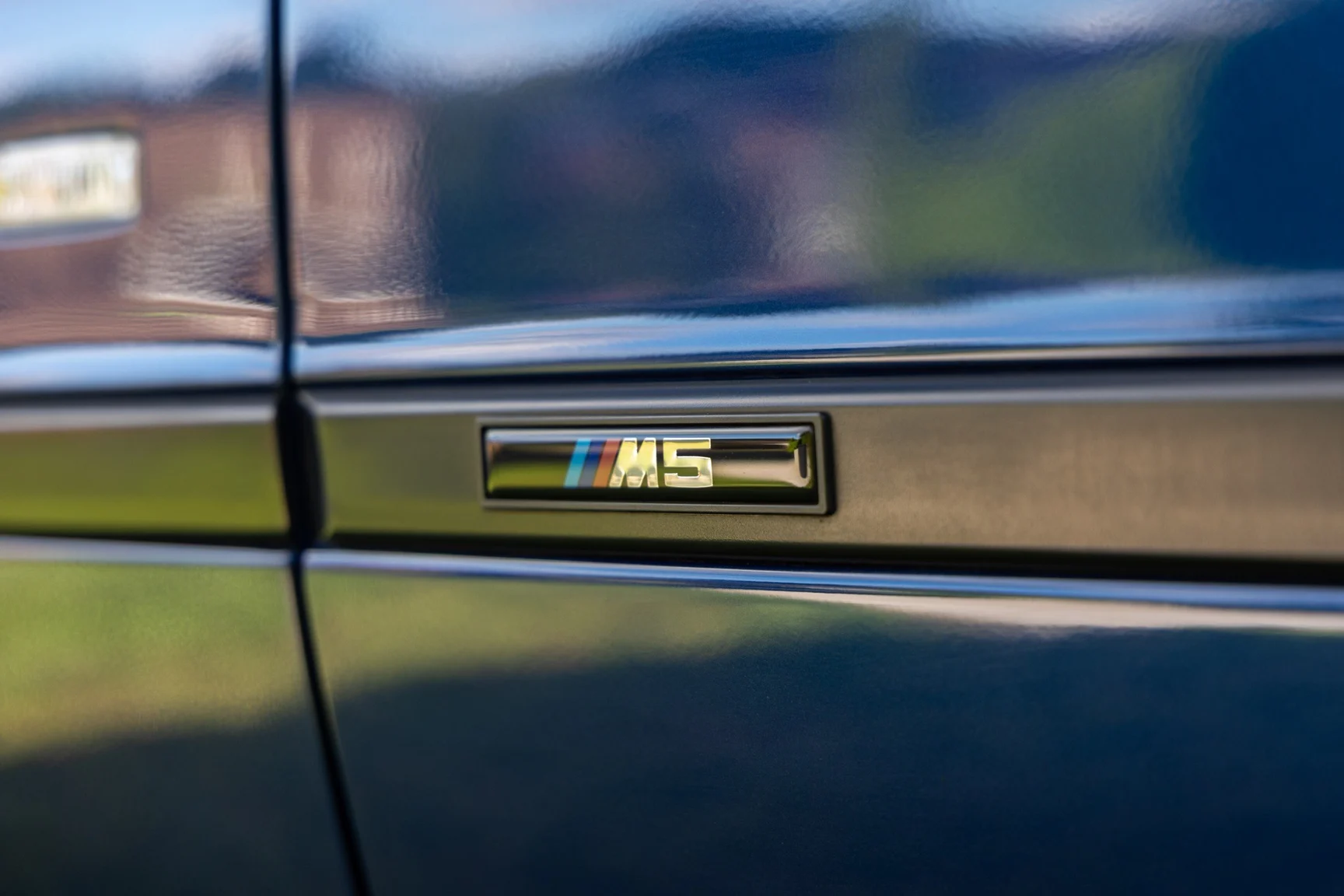 Exteriörbild på 2002 BMW M5 E39 (36)