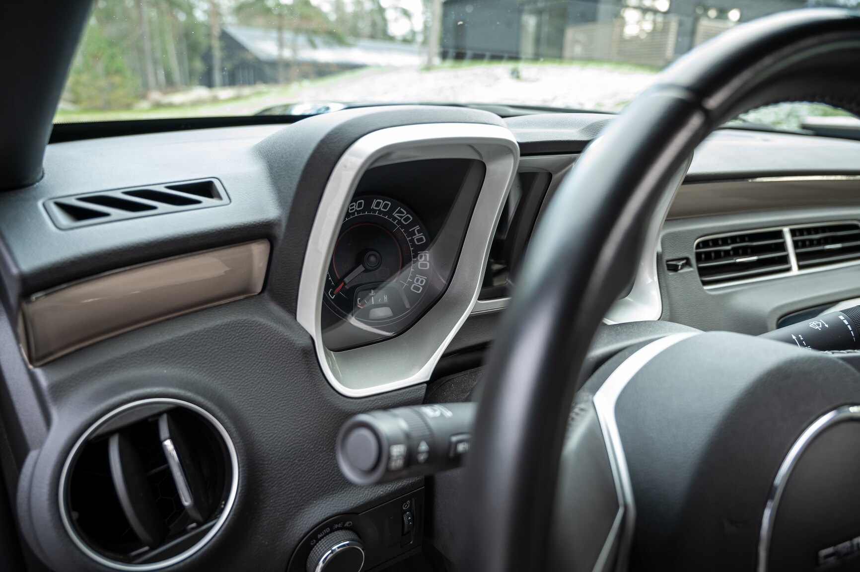 Interiörbild 2010 Chevrolet Camaro SS (20)