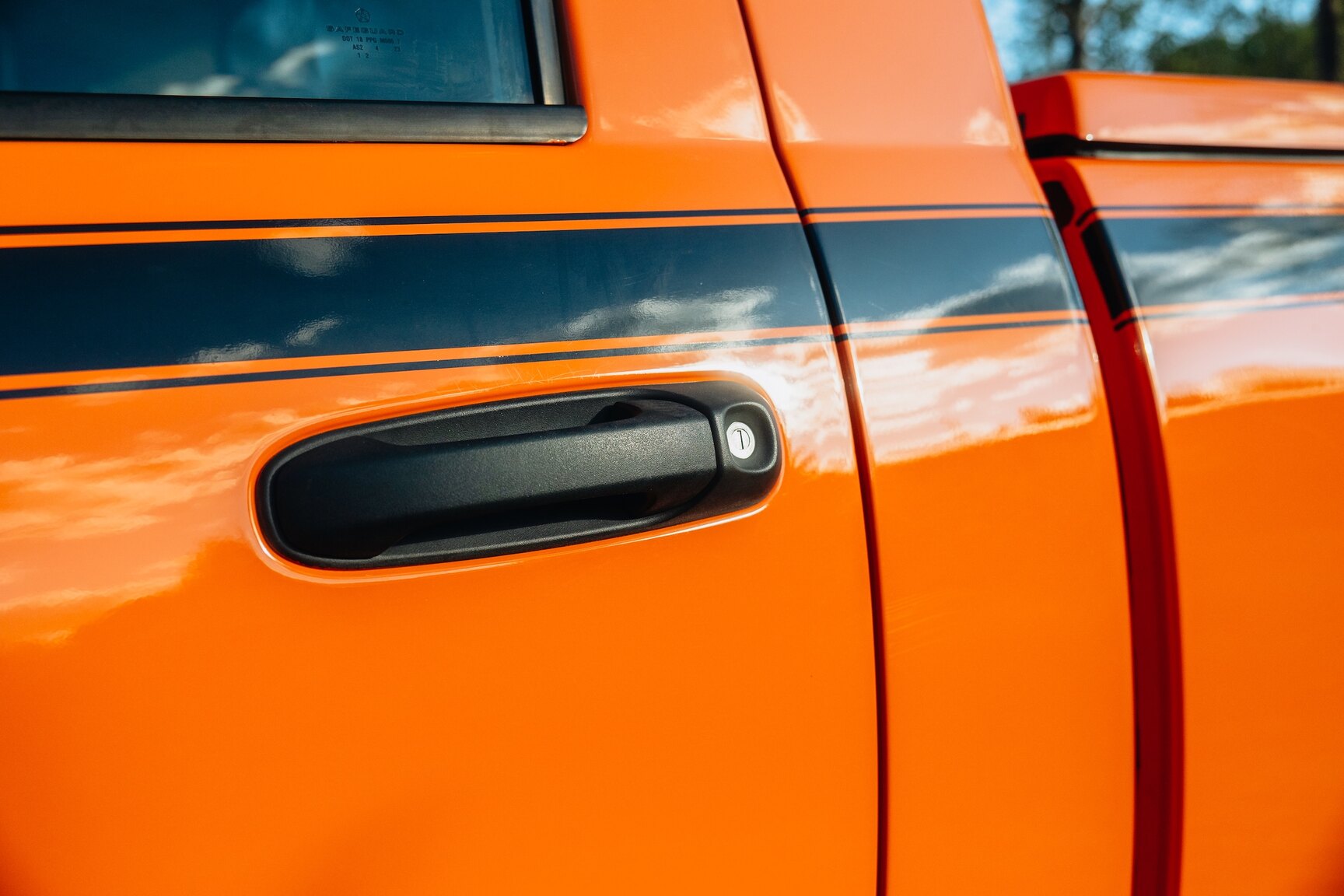 Exteriörbild på 2004 Dodge Ram HEMI GTX 