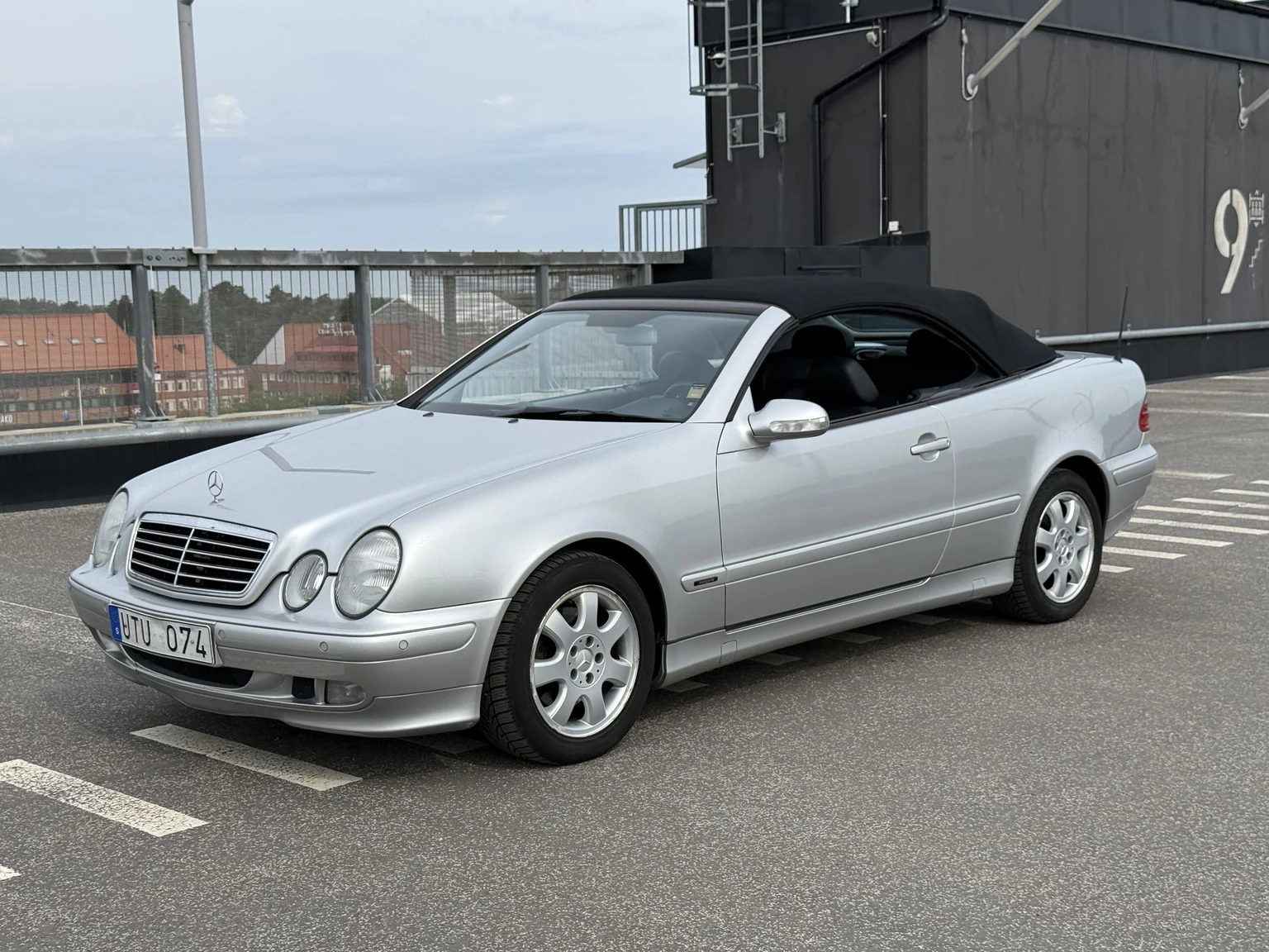 Aussenfoto 2001 MERCEDES-BENZ CLK 230 Kompressor Cabriolet (60)
