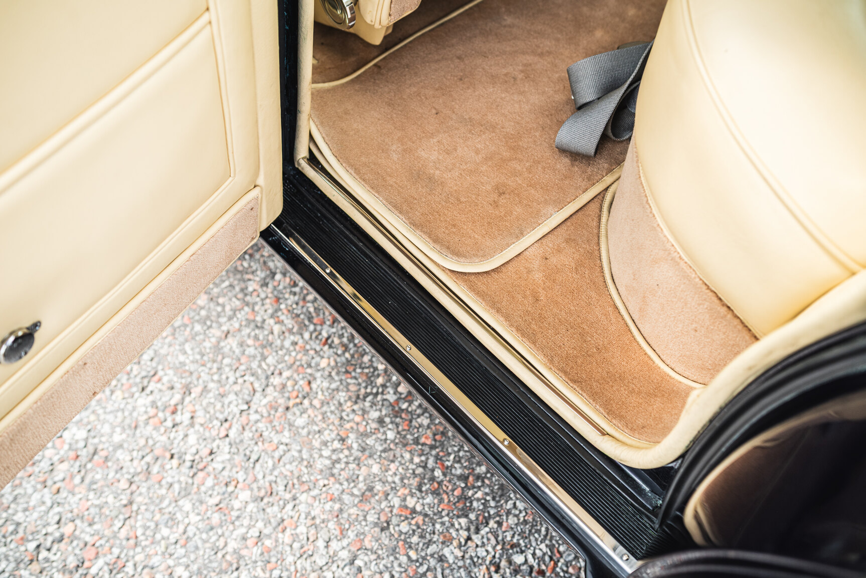 Interior image of 1960 Bentley S2 Continental 