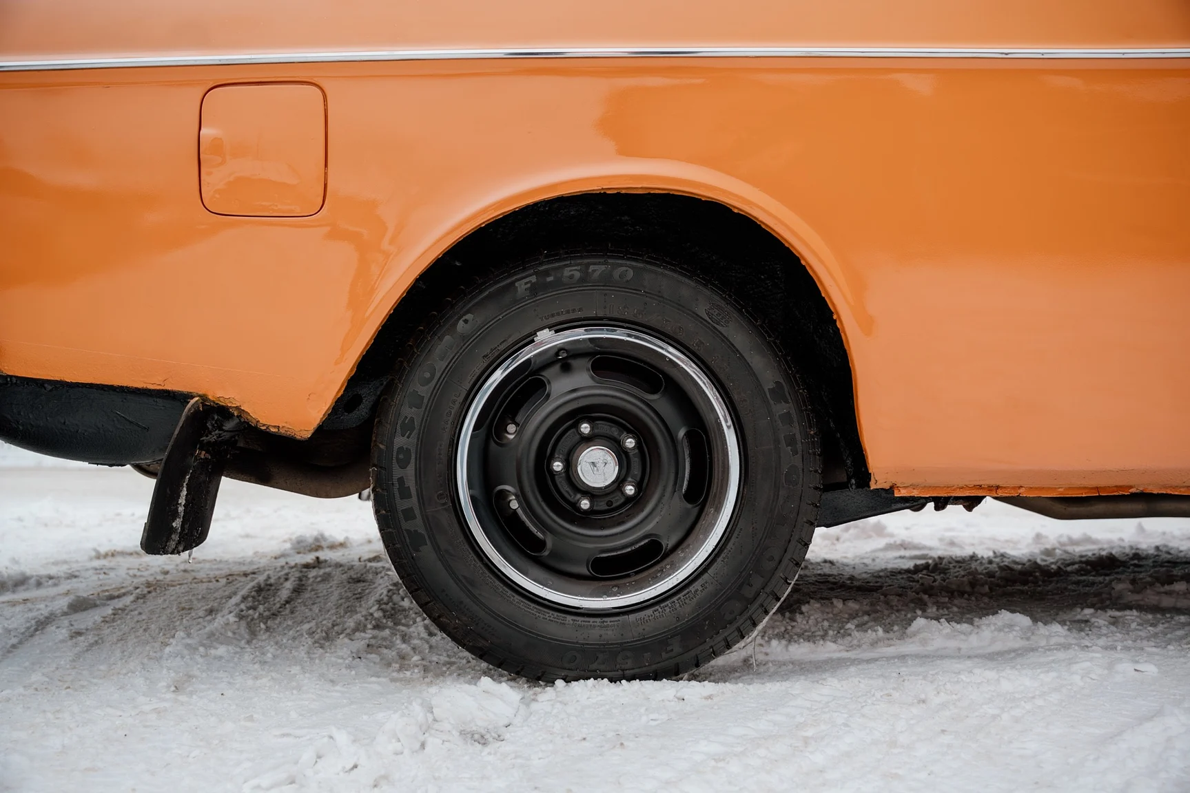 Exteriörbild på 1975 Volvo 242 2-dörrars coupé (40)