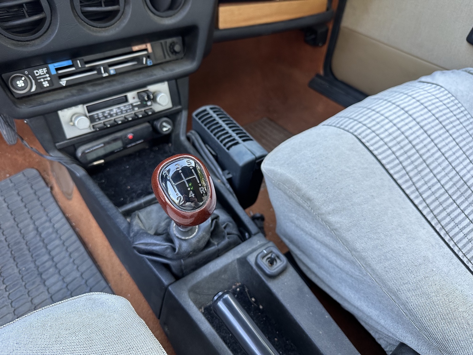 Innenraumfoto von 1984 Alfa Romeo Alfetta 2000