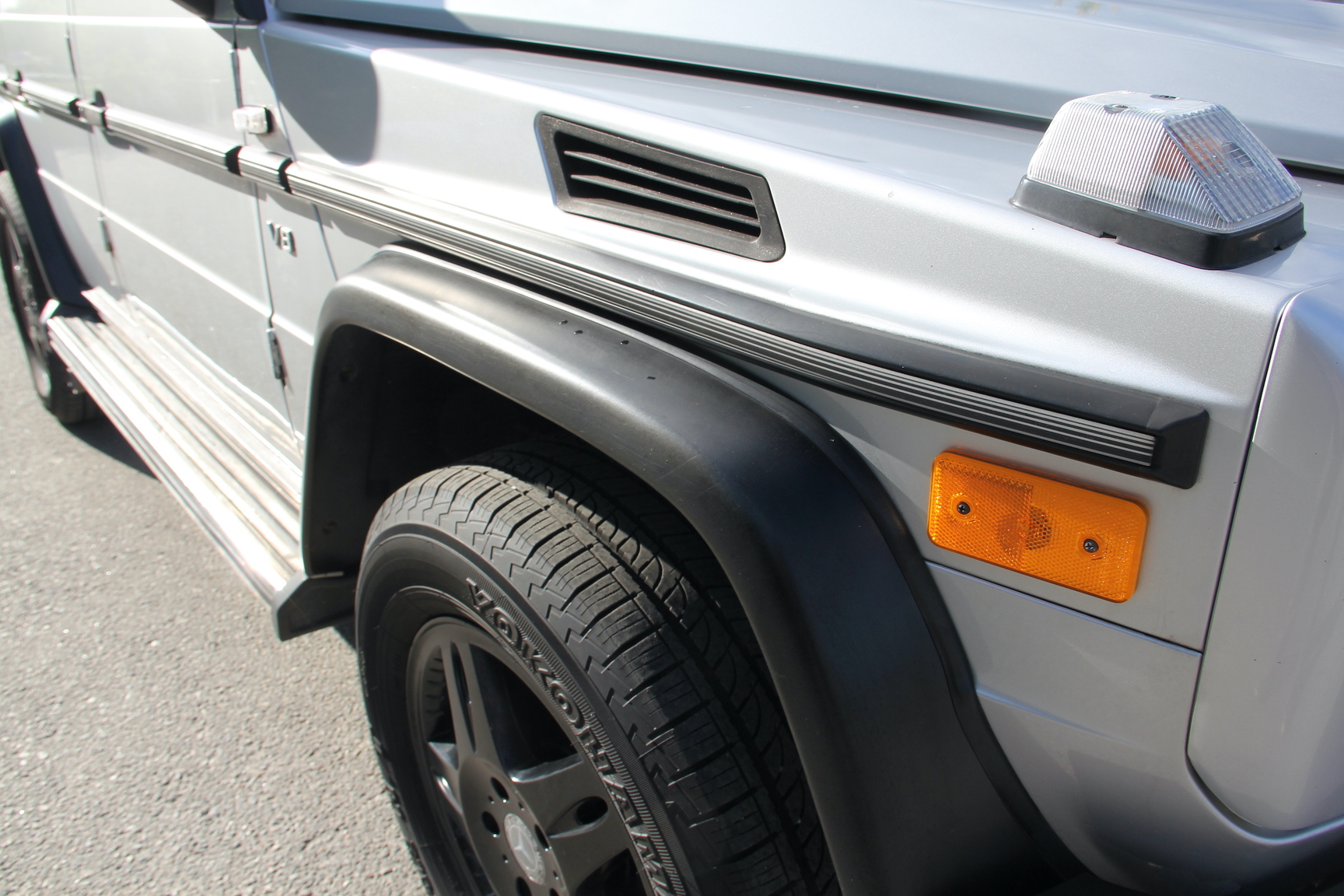 Exterior image of 2002 Mercedes-Benz G 500 (50)