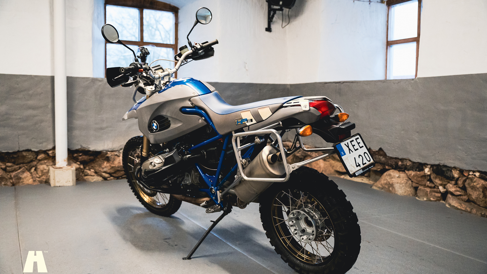 Exterior image of 2006 BMW HP2