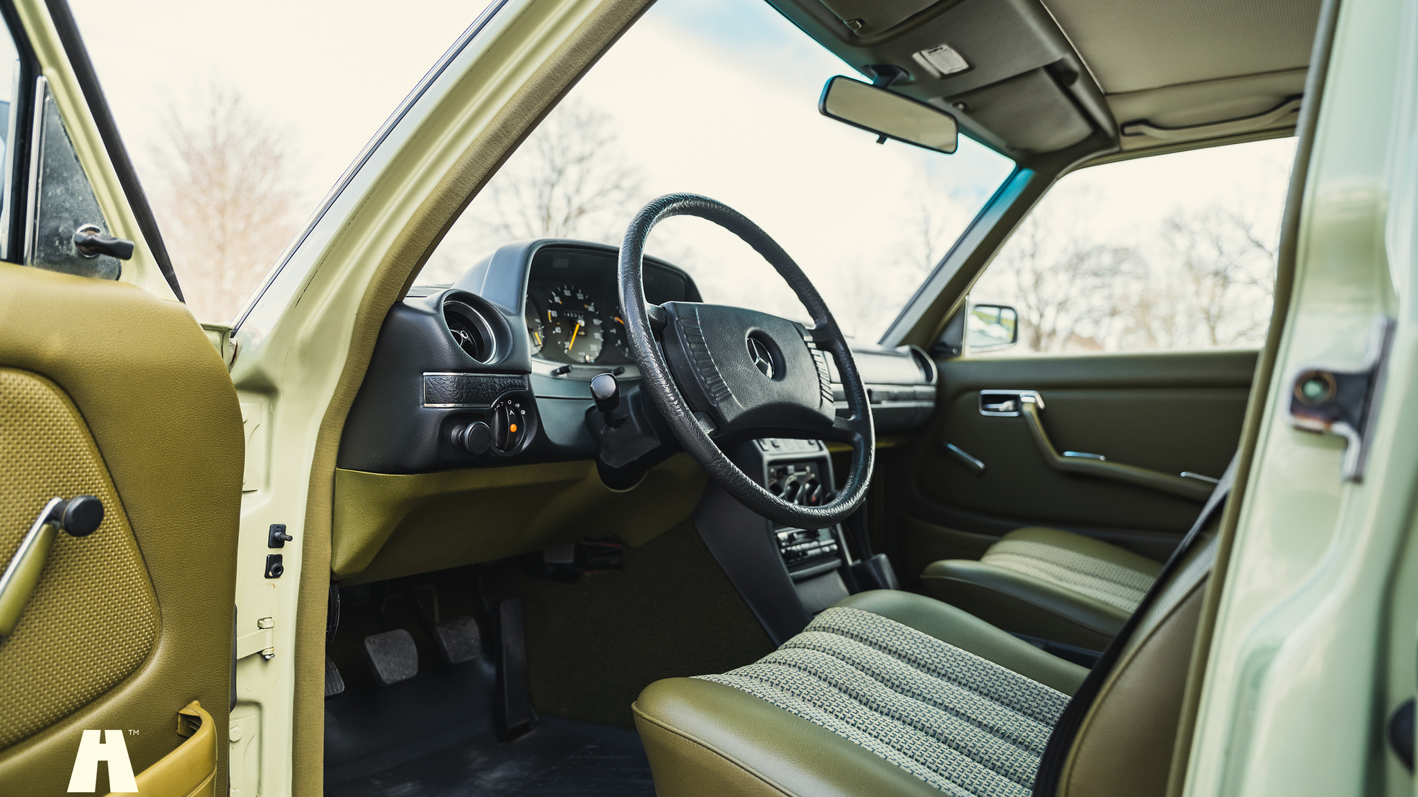 Innenraumfoto von 1979 Mercedes Benz 230