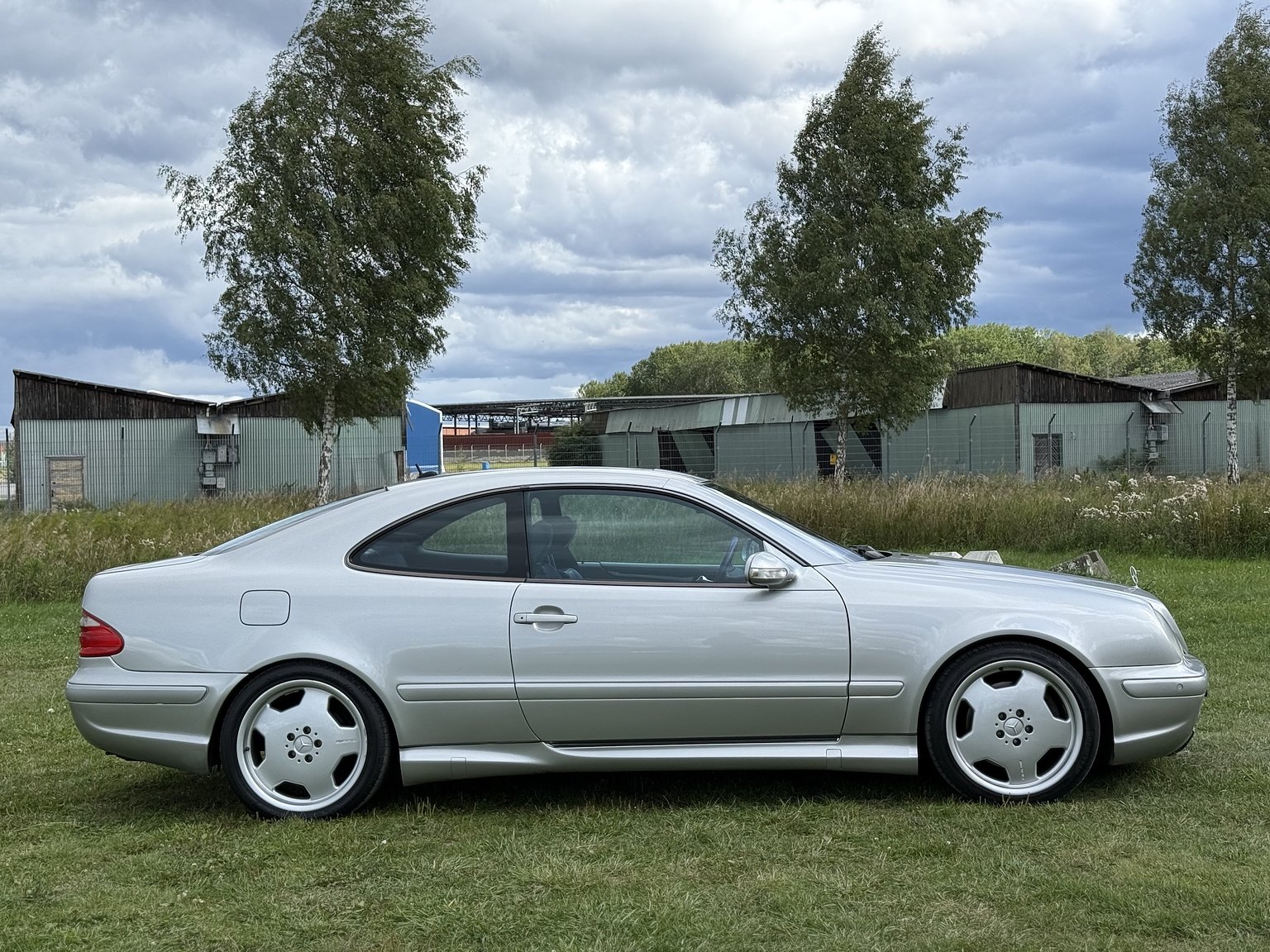 Exterior image of 2000 Mercedes-Benz CLK 55 AMG Coupé