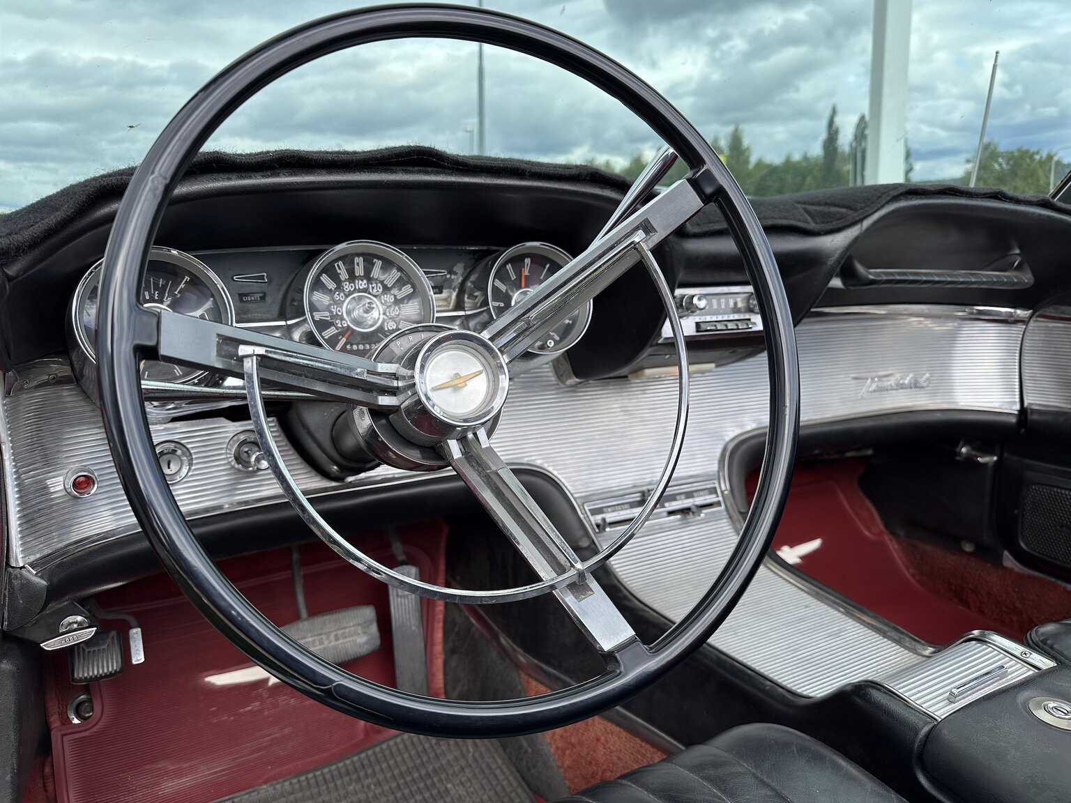 Innenraumfoto von 1962 Ford Thunderbird Convertible