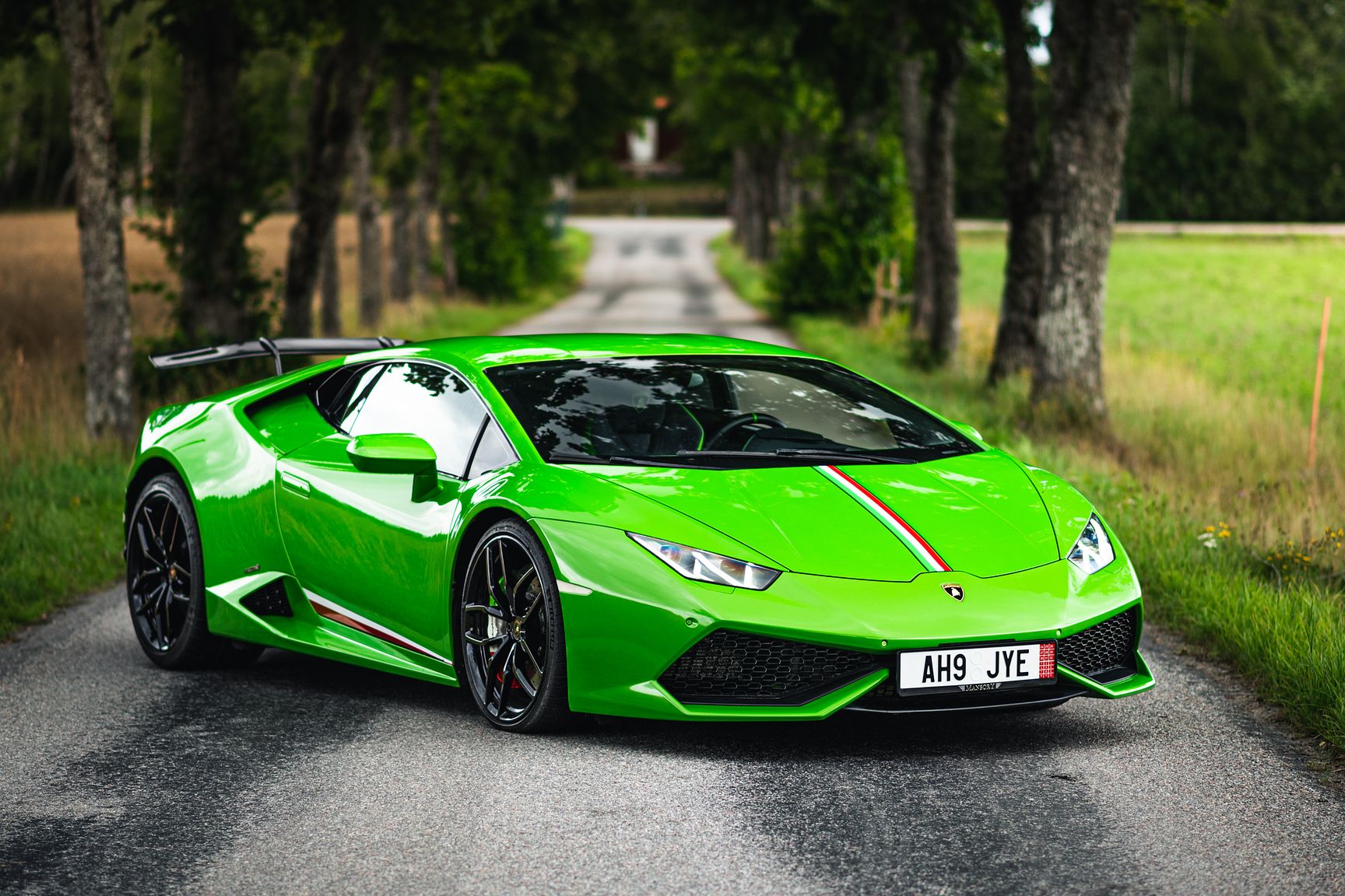 Exterior image of 2016 Lamborghini Huracan LP-610-4