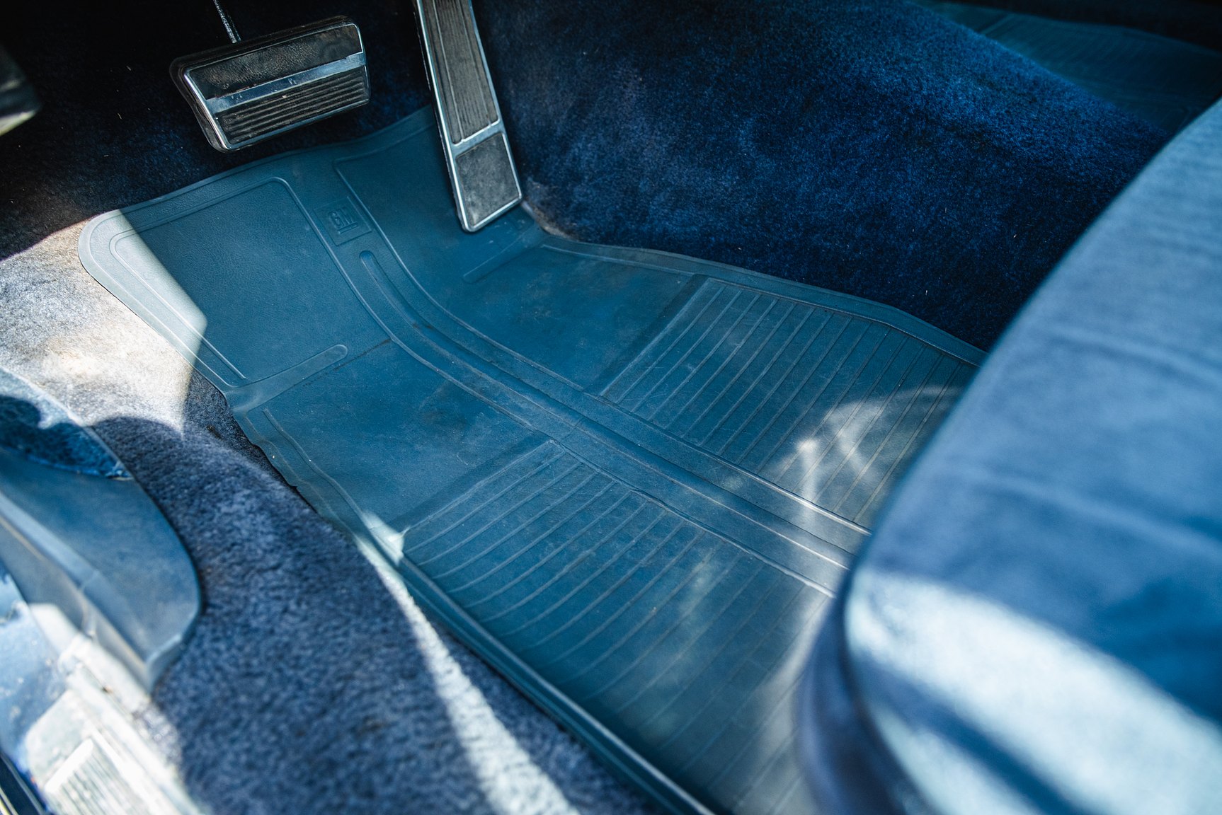 Interior image of 1983 Buick Electra Estate Wagon 5.0