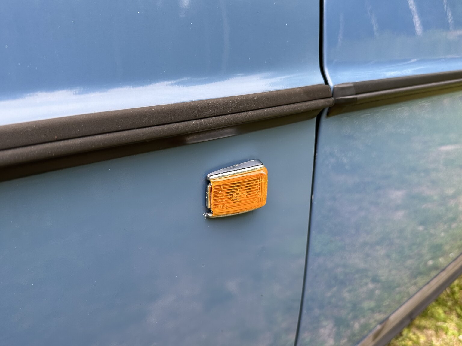 Exterior image of 1986 Volvo 244