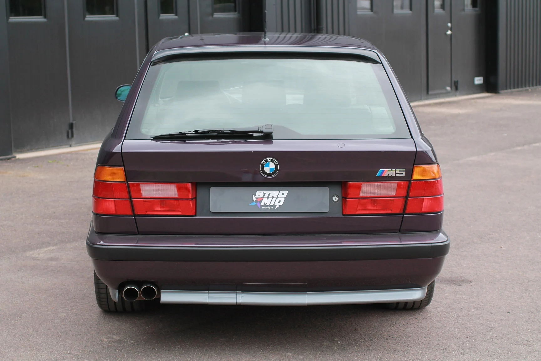 Exteriörbild på 1993 BMW M5 Touring 3.8 Manual (25)