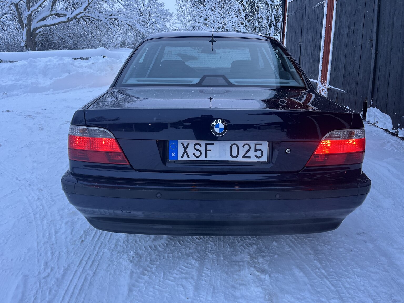 Exteriörbild på 1996 BMW 750IA