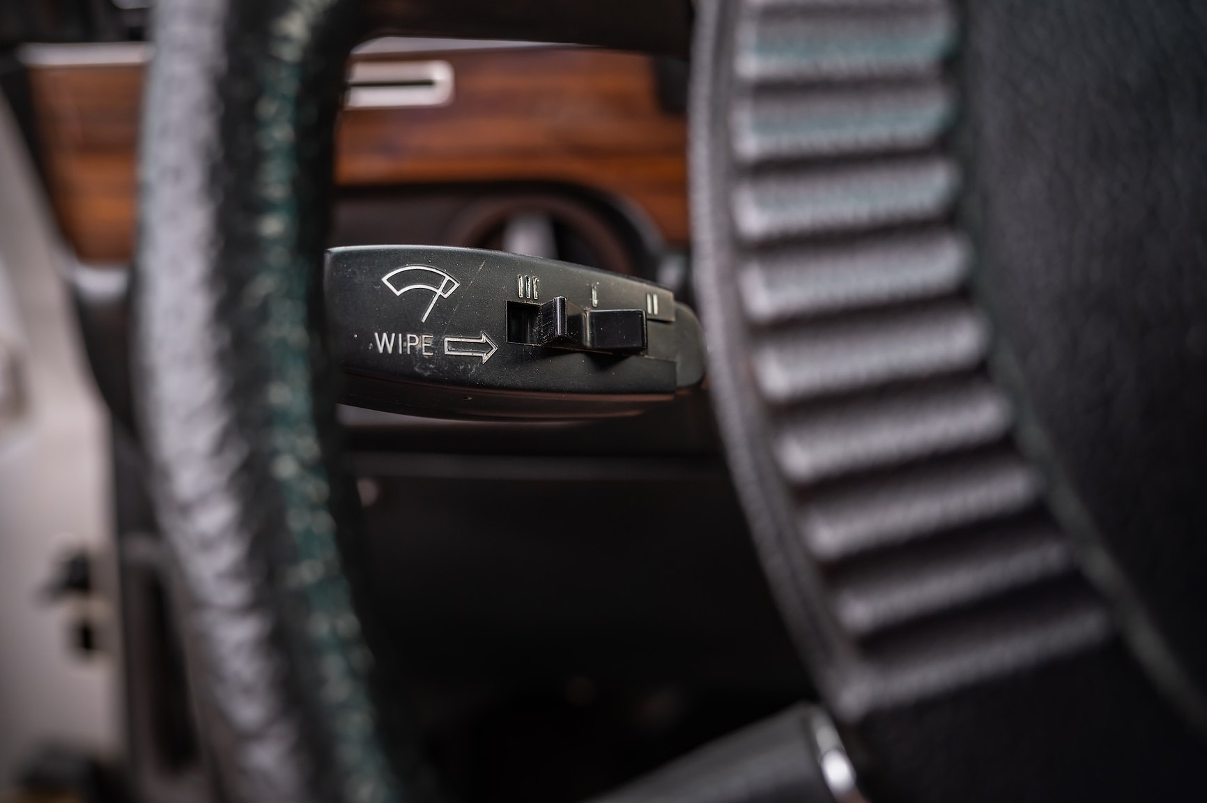 Interior image of 1975 Mercedes-Benz 280 SE 