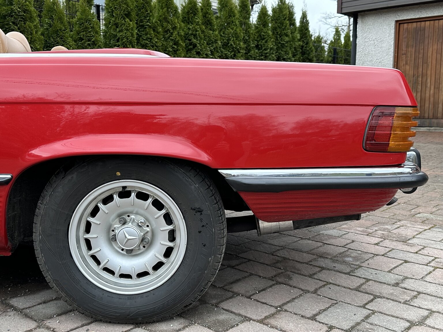 Exteriörbild på 1973 Mercedes-Benz 450 SL