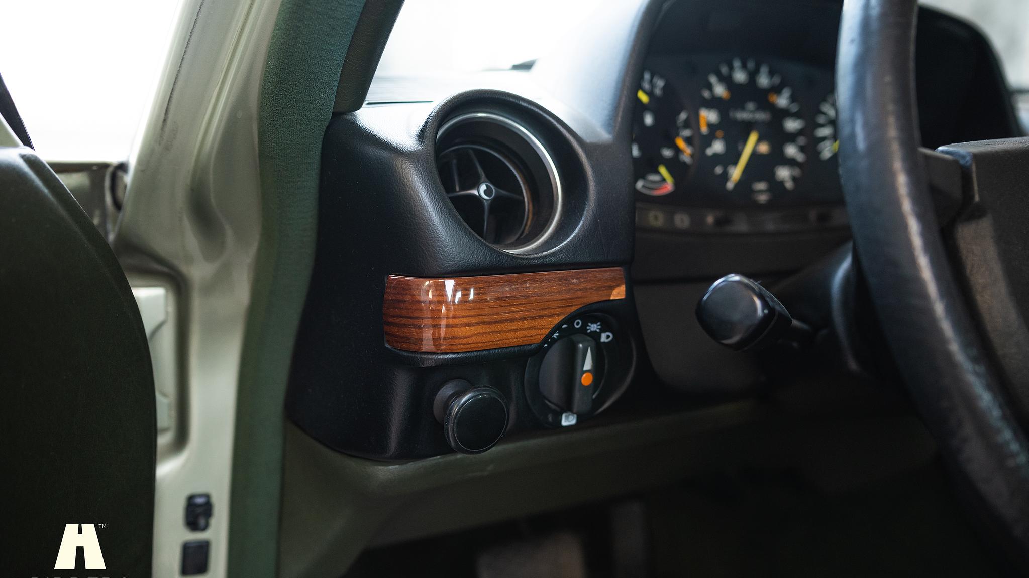 Interiörbild 1985 Mercedes-Benz 200 Series 3  (22)