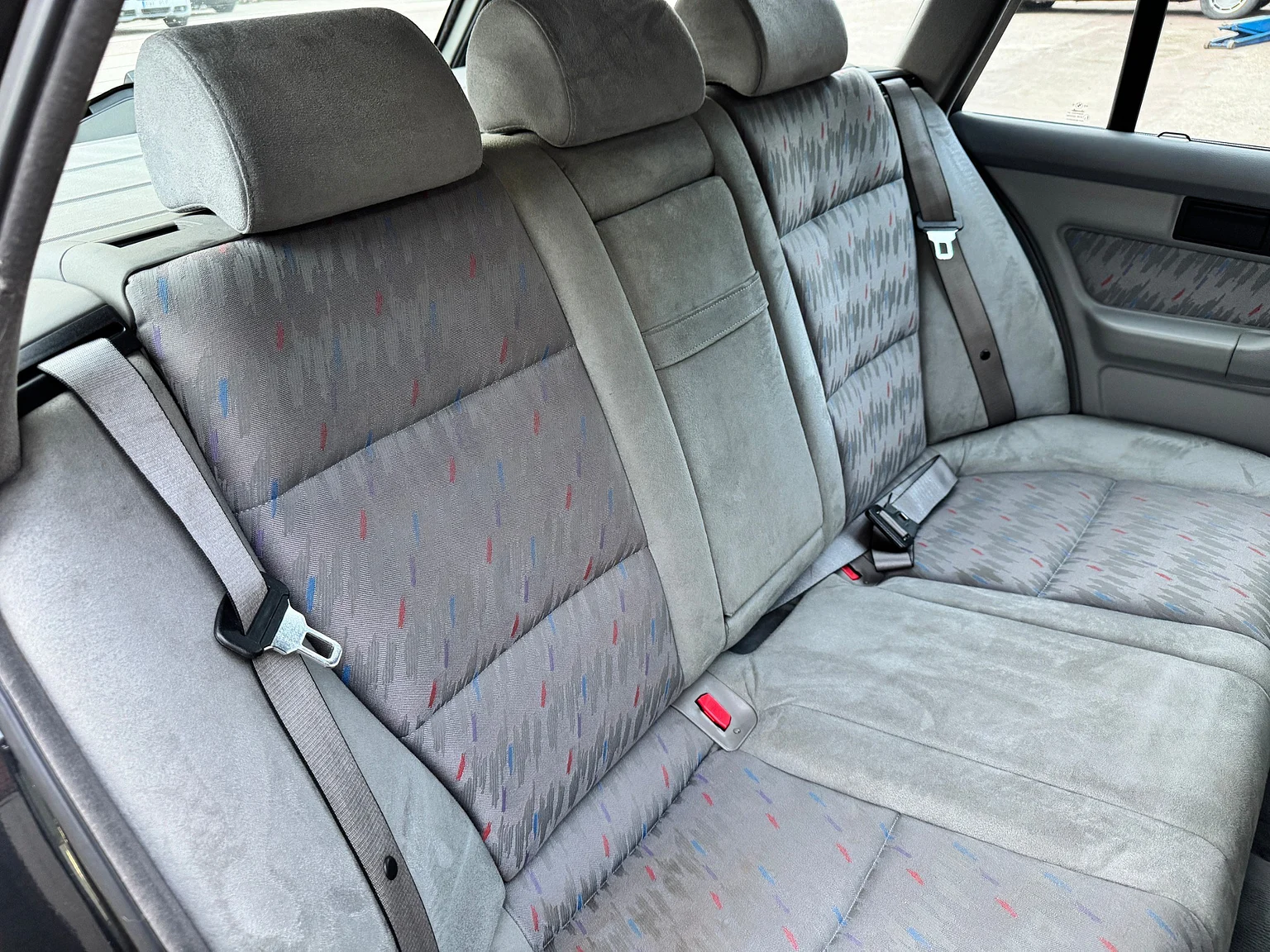 Innenraumfoto von 1993 BMW E34 M5 Touring  (98)