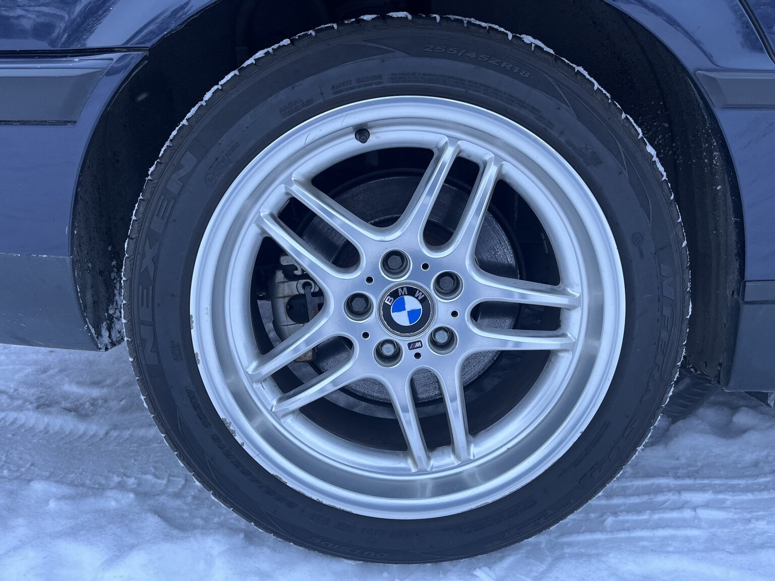 Exterior image of 1996 BMW 750IA