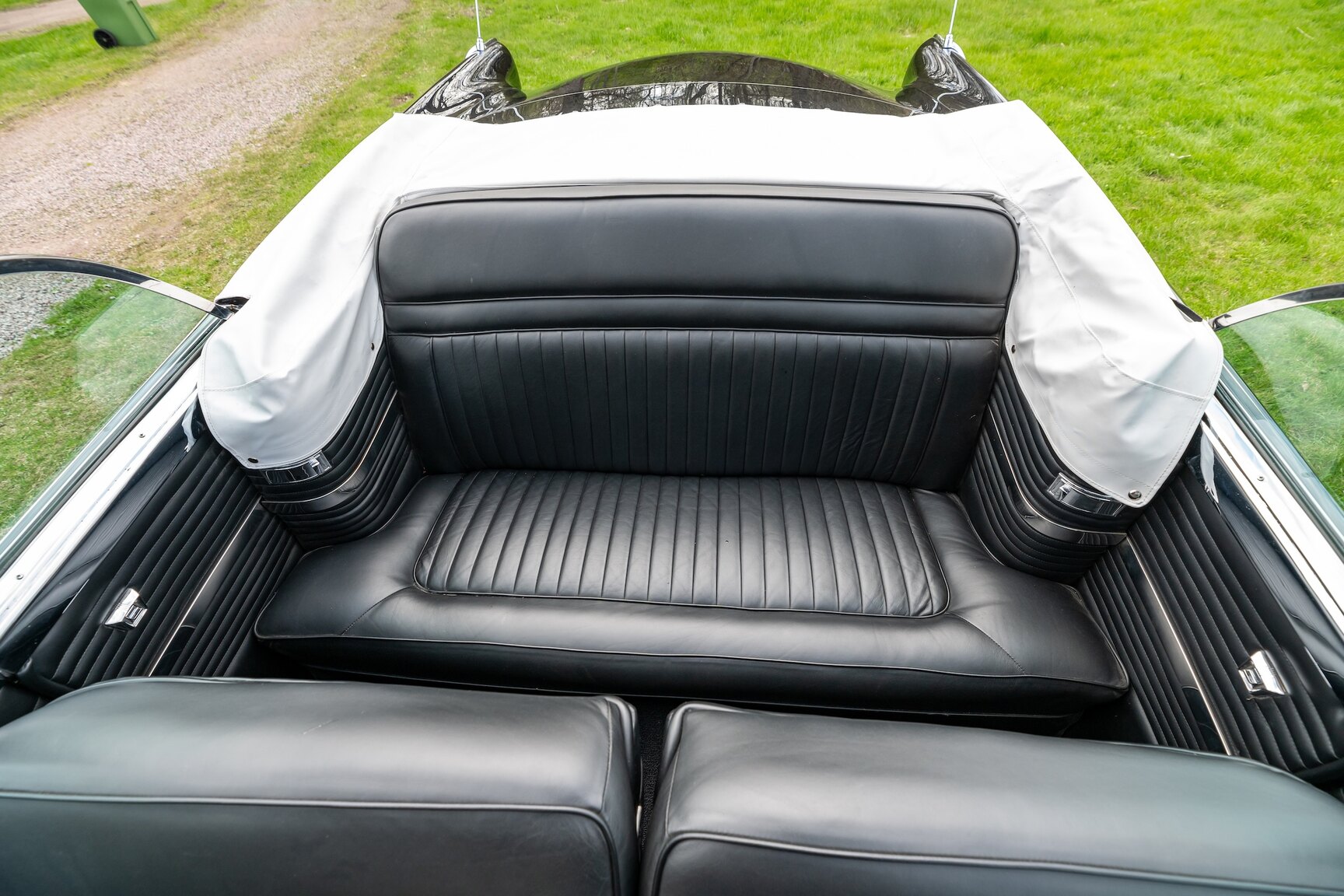 Interior image of 1955 Packard Caribbean Cabriolet  (33)
