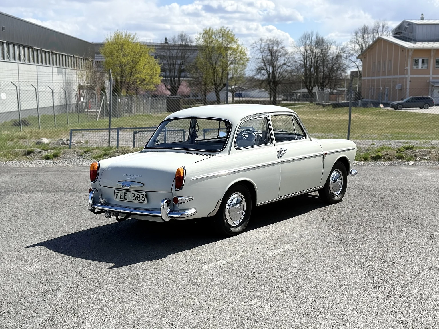Exterior image of 1965 Volkswagen 1500 Limousine 311 Notchback (9)