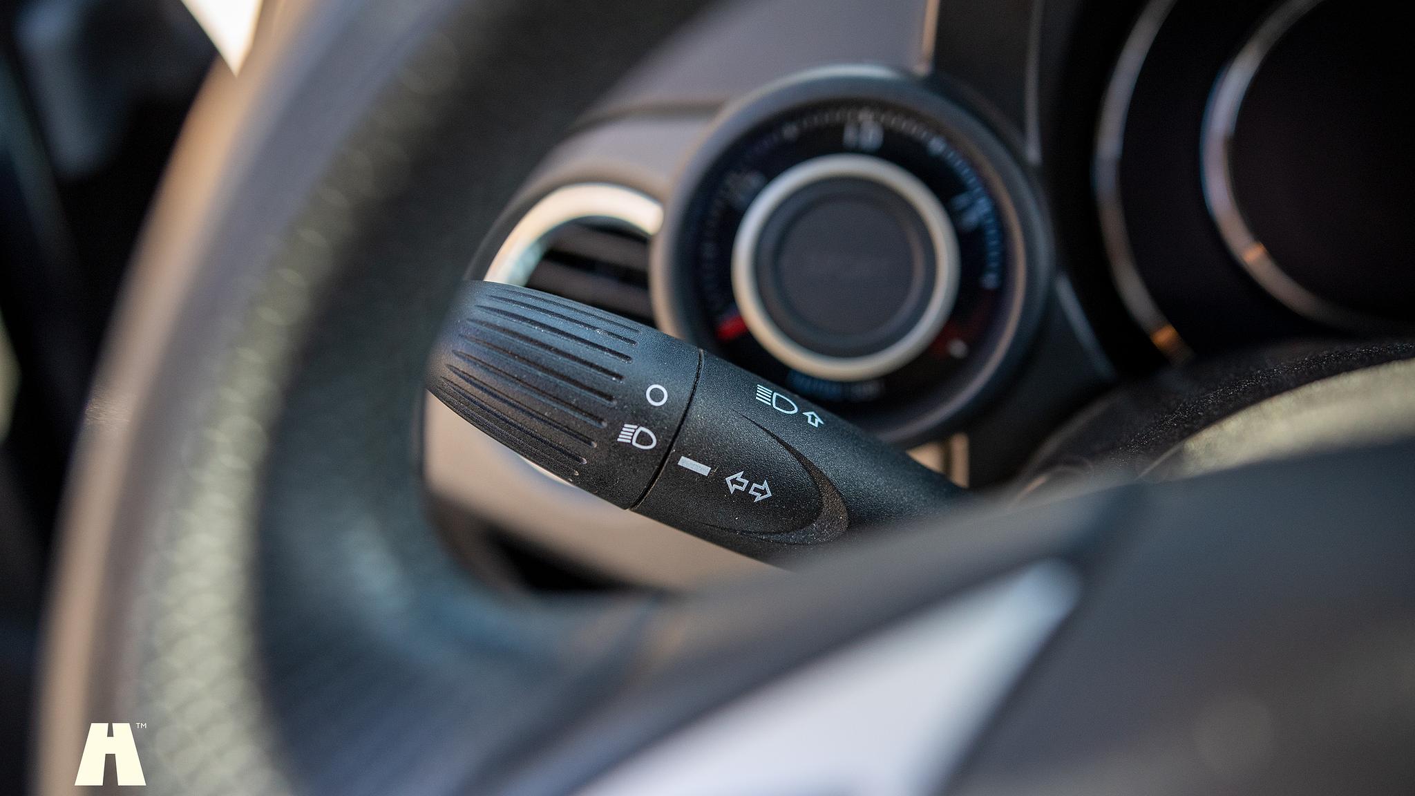 Interiörbild 2016 Abarth 595 Competizione (30)