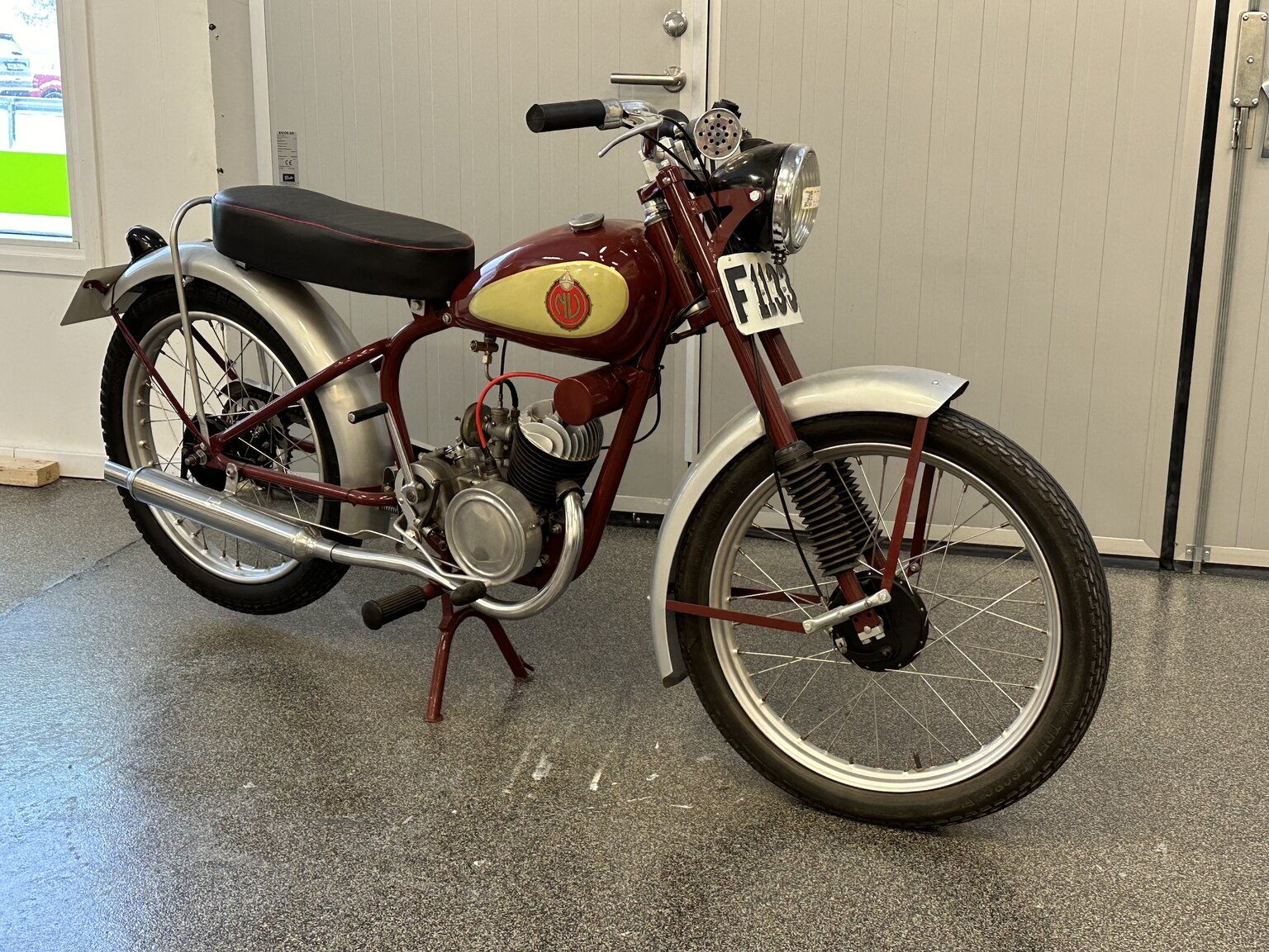 Exterior image of 1950 NV 125