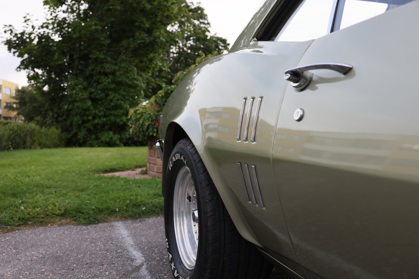 Exterior image of 1968 Pontiac Firebird 400 Ram Air