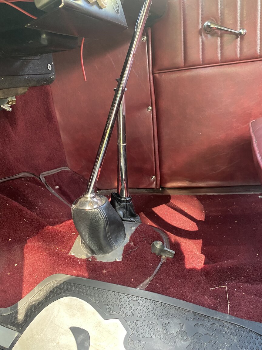 Interior image of 1932 Ford 32 deuce sport coupé (Hot Rod)