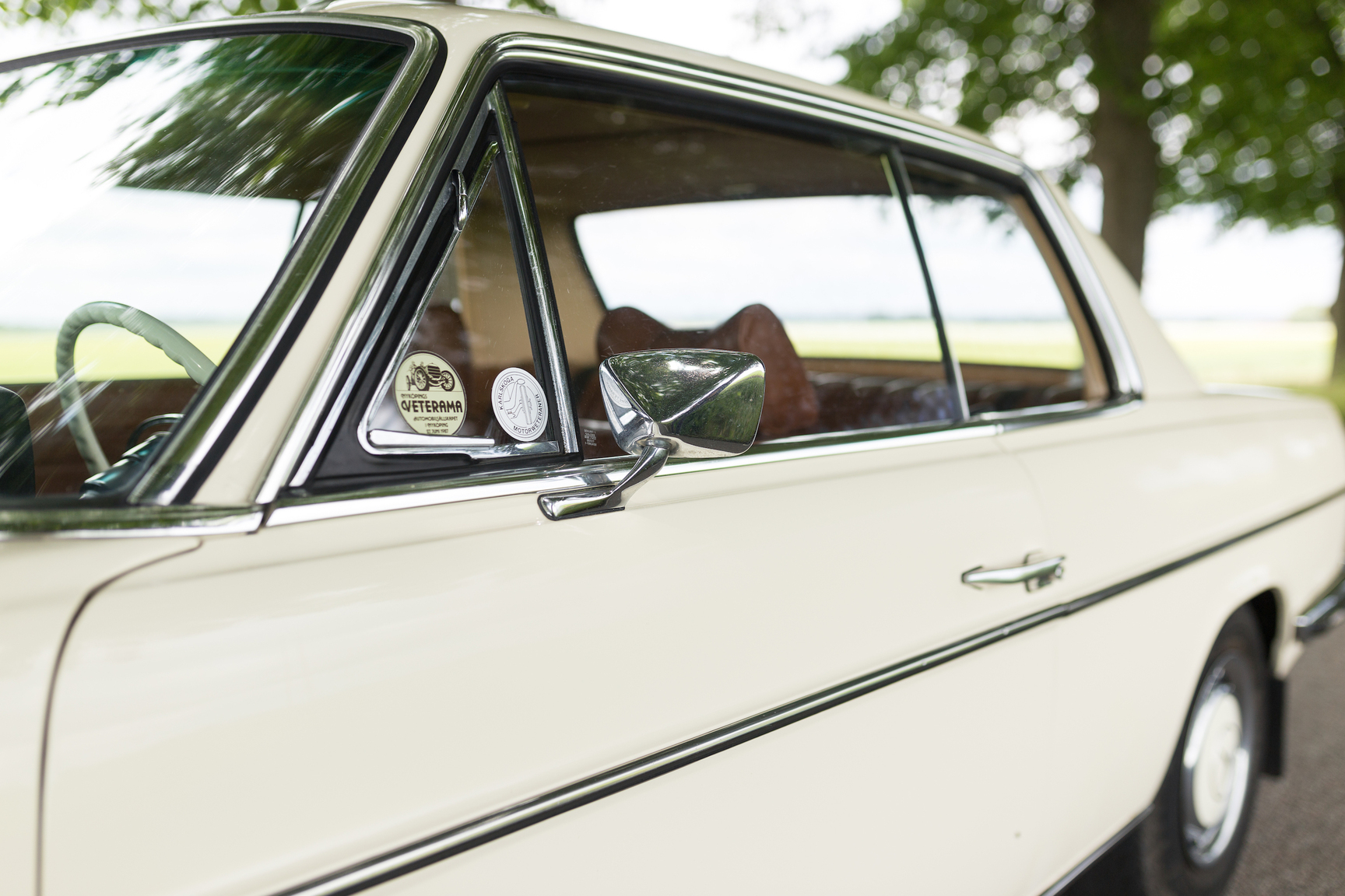 Aussenfoto 1971 Mercedes 250 C