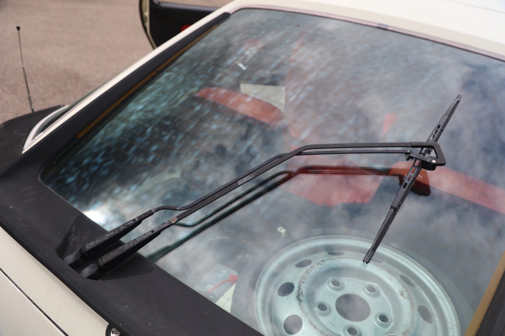 Exterior image of 1981 Porsche 928 S