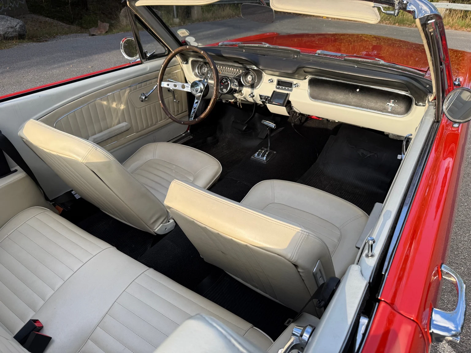 Interiörbild 1965 Ford Mustang Cabriolet (24)