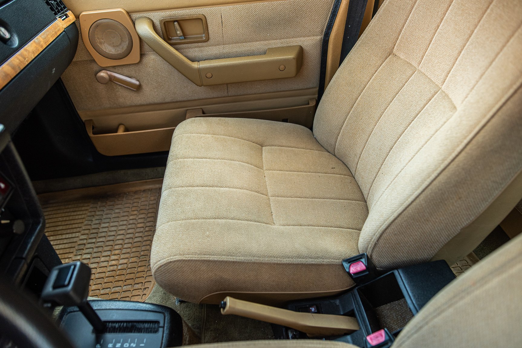 Interiörbild 1993 Volvo 245 GL Classic "No Reserve Auction"