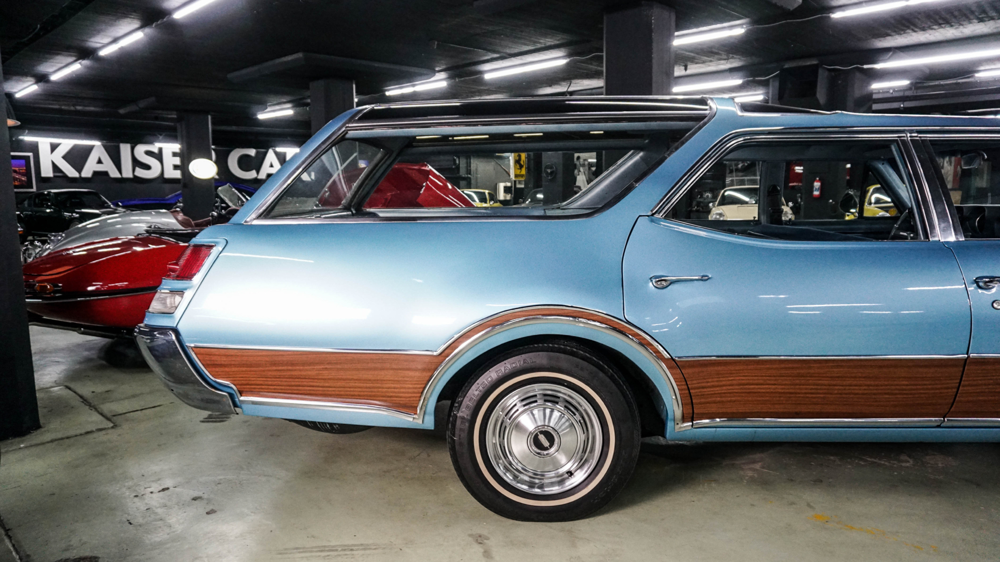 Exterior image of 1968 Oldsmobile Vista Cruiser
